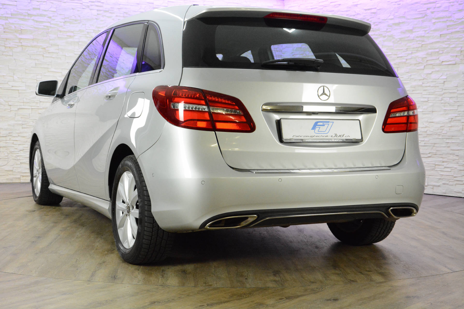 MERCEDES-BENZ B 220 d Urban 4m-image-5