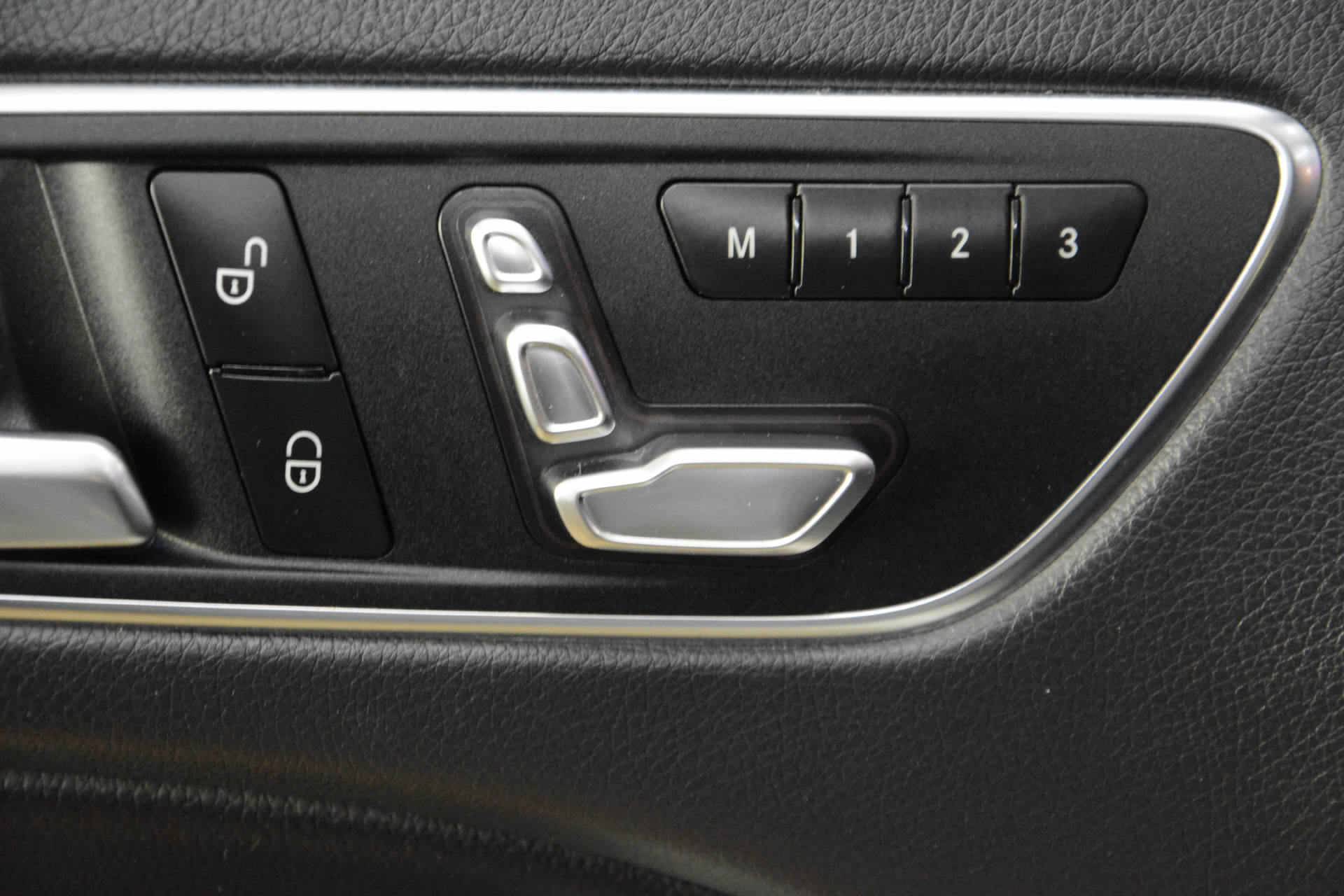 MERCEDES-BENZ B 220 d Urban 4m-image-14