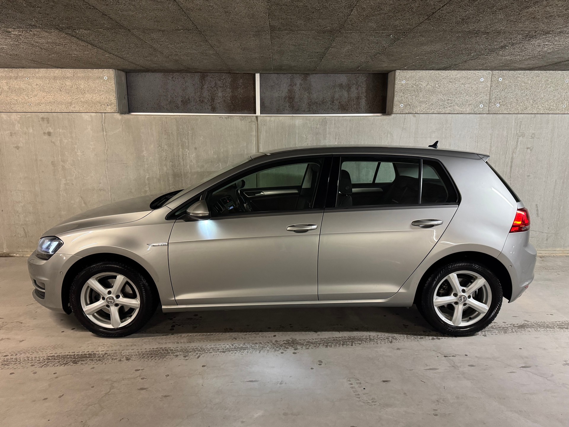 VW Golf 1.4 TSI Cup R-Line DSG-image-1