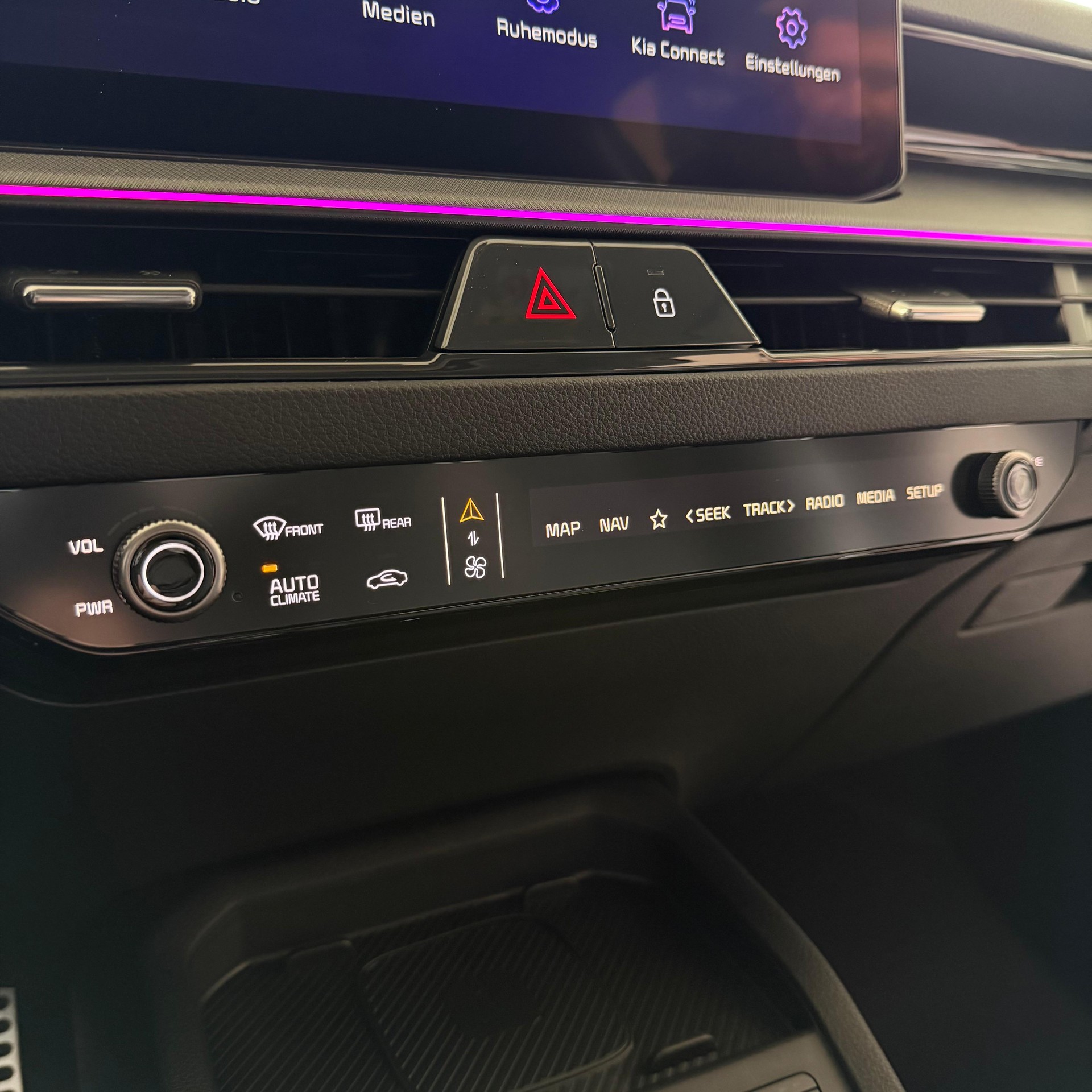 KIA Stonic 1.0 T-GDi MHEV GT-Line-image-8