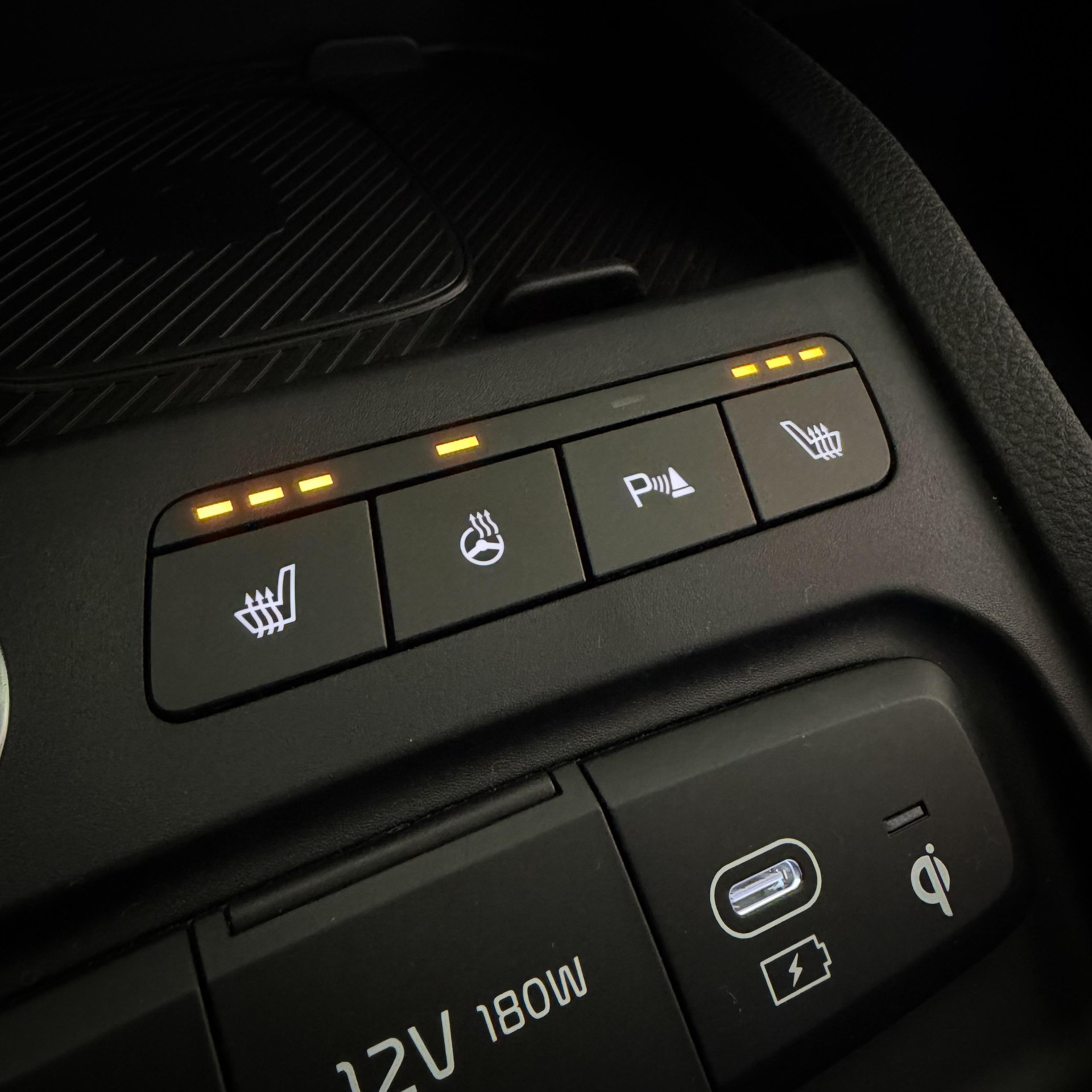 KIA Stonic 1.0 T-GDi MHEV GT-Line-image-11