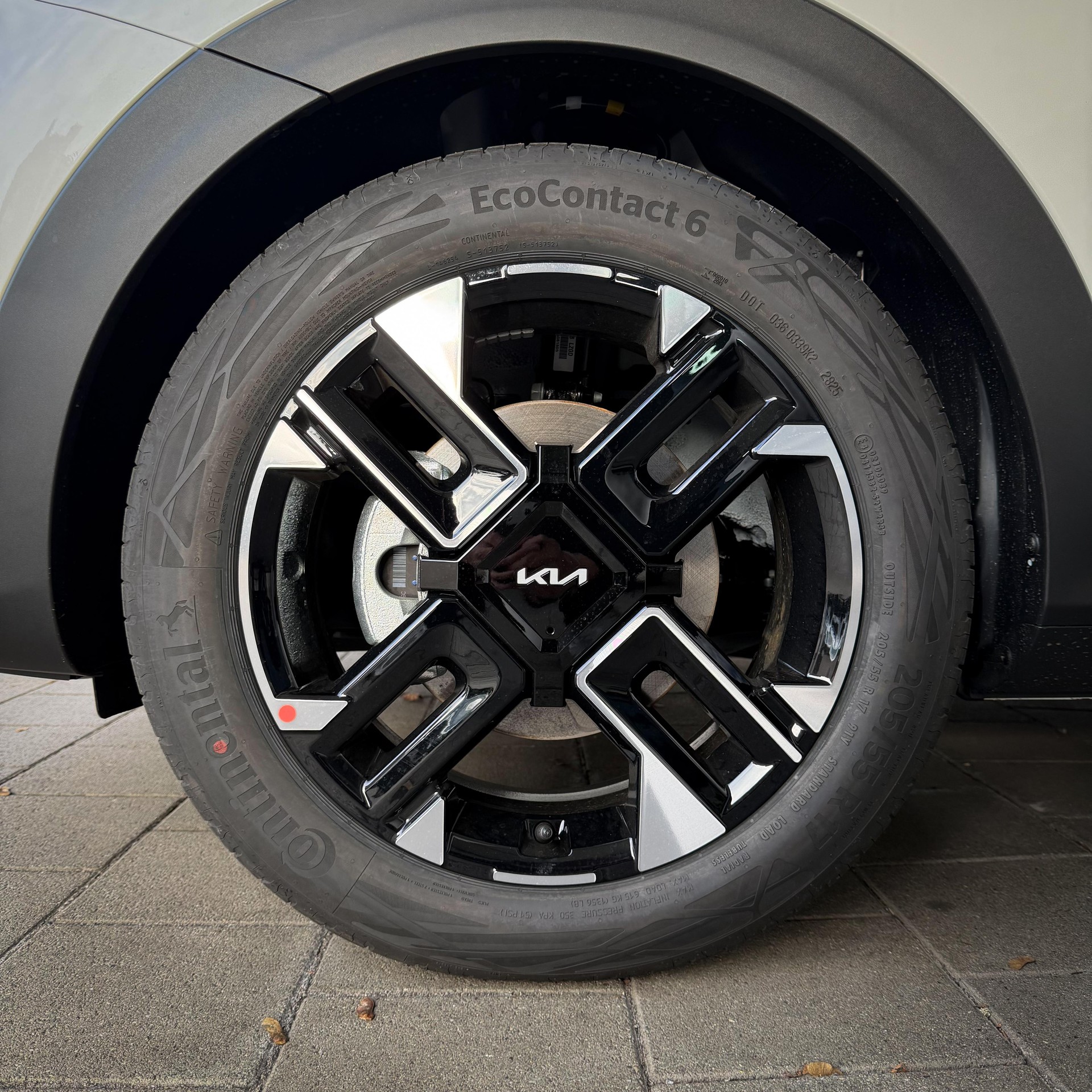 KIA Stonic 1.0 T-GDi MHEV GT-Line-showroom-element-3