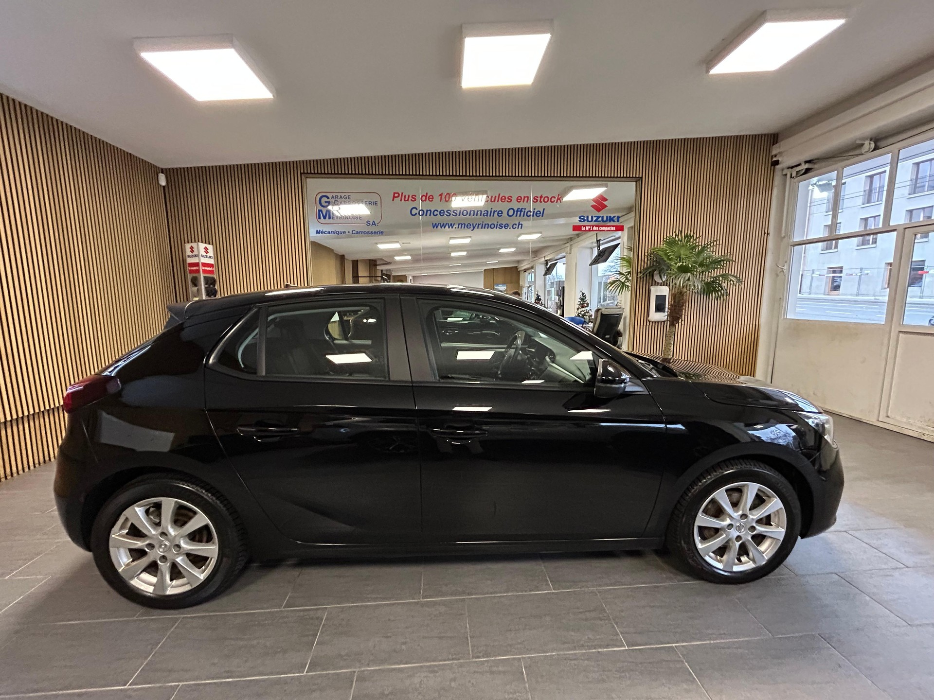 OPEL Corsa 1.2 T Edition-image-0