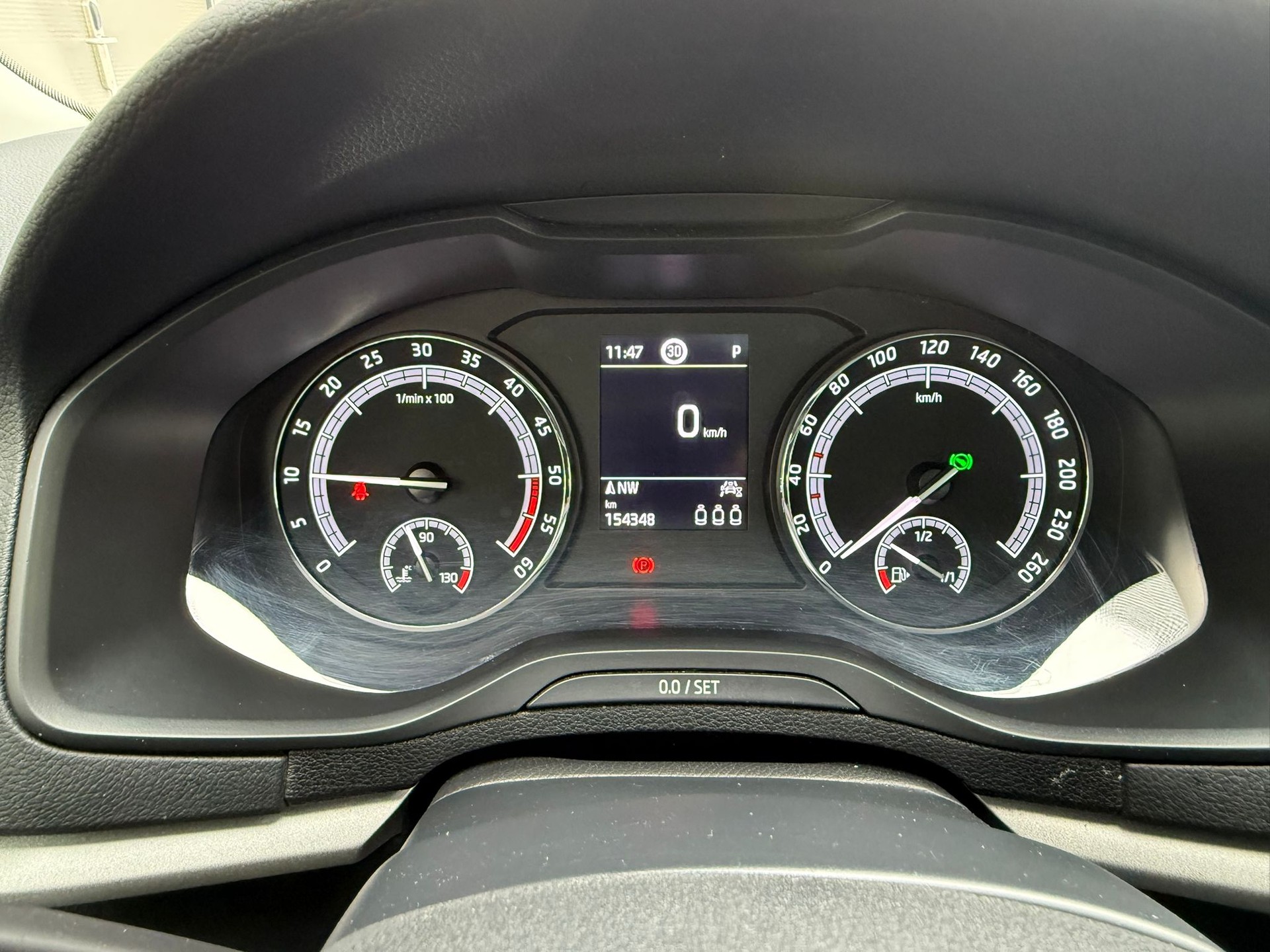 SKODA Karoq 2.0 TDI CR Ambition 4x4 DSG-image-13