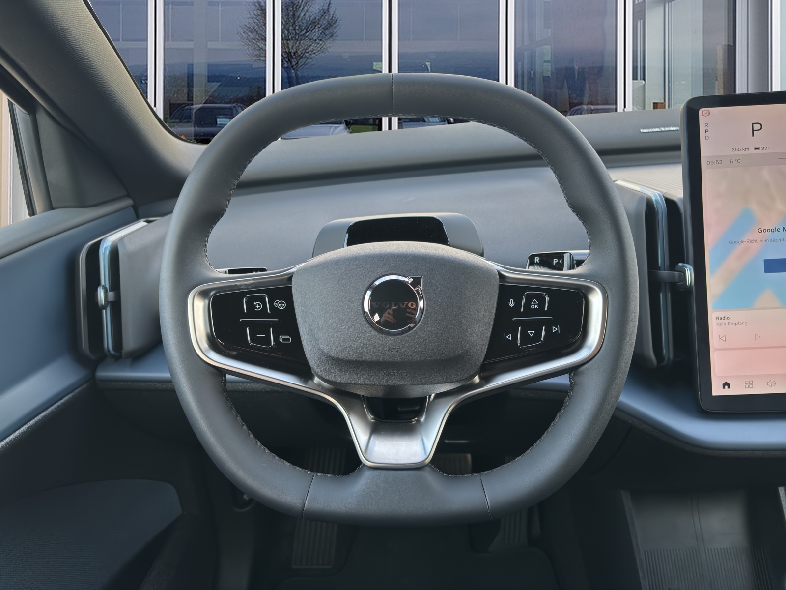 VOLVO EX30 E60 Plus Worker-image-11
