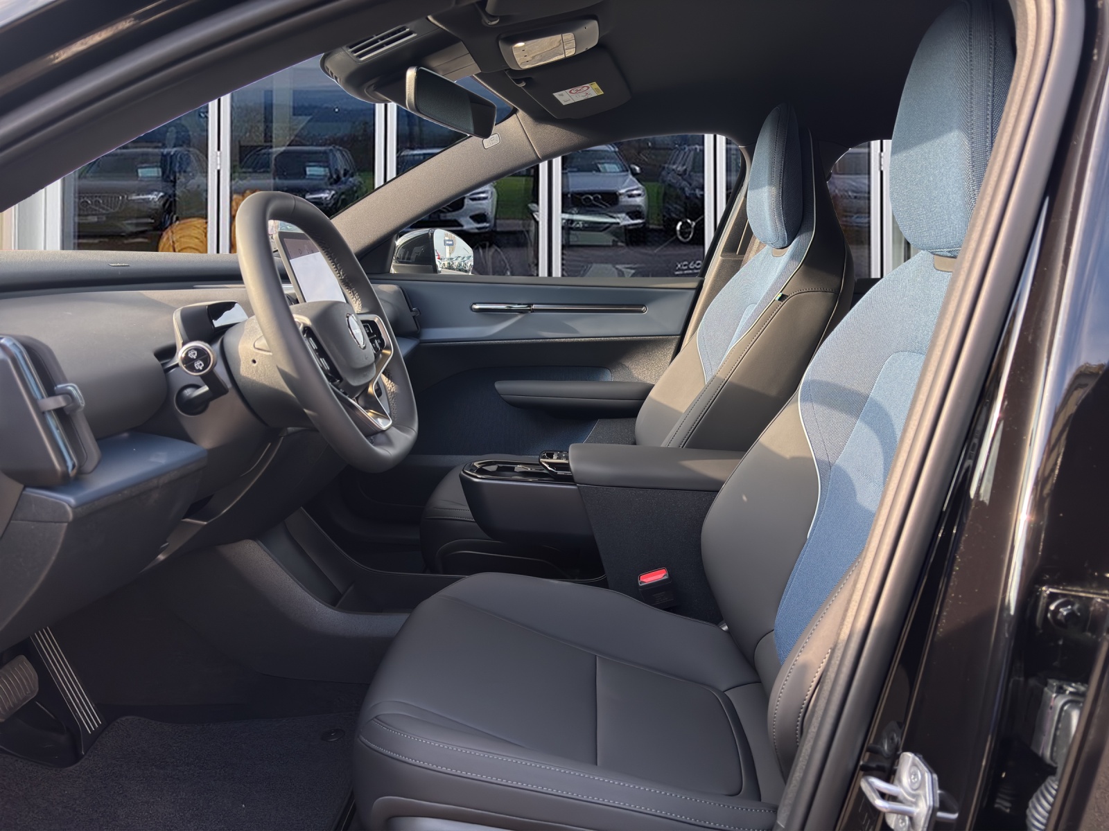 VOLVO EX30 E60 Plus Worker-image-8
