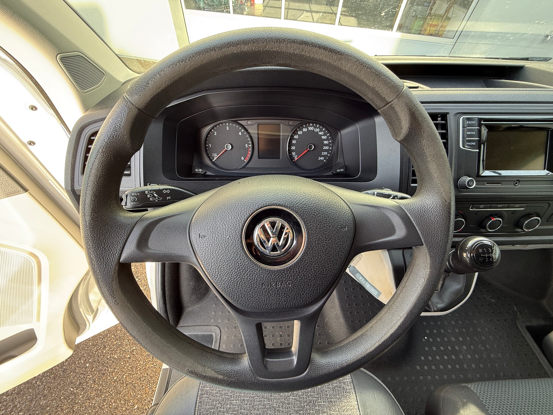VW 2.0 TDI 4Motion mit Anhängerkupplung & Standheizung-image-14