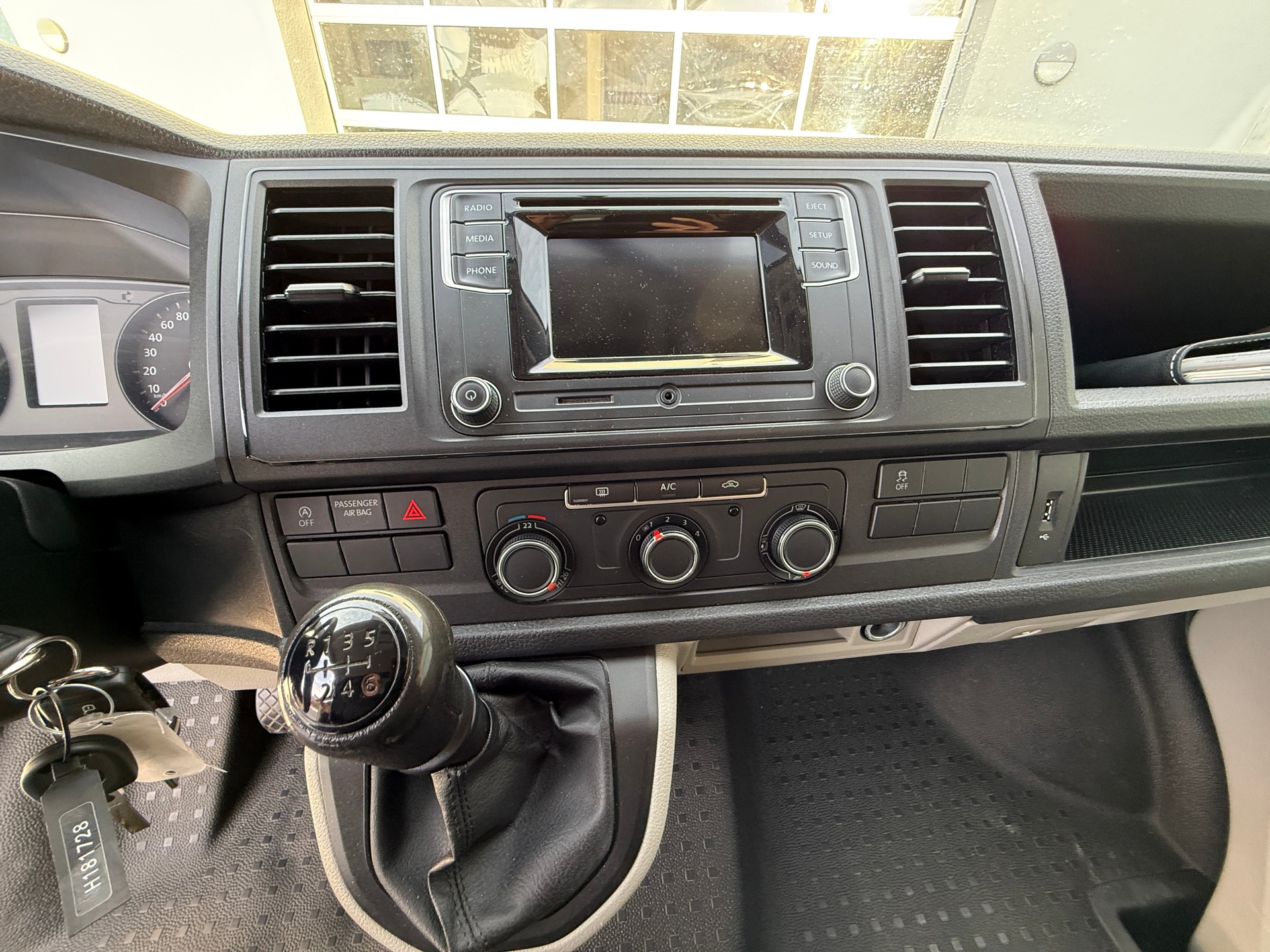 VW 2.0 TDI 4Motion mit Anhängerkupplung & Standheizung-image-13