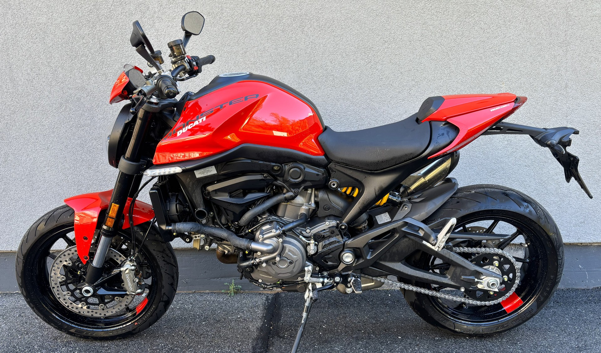DUCATI Monster + 937-showroom-element-3