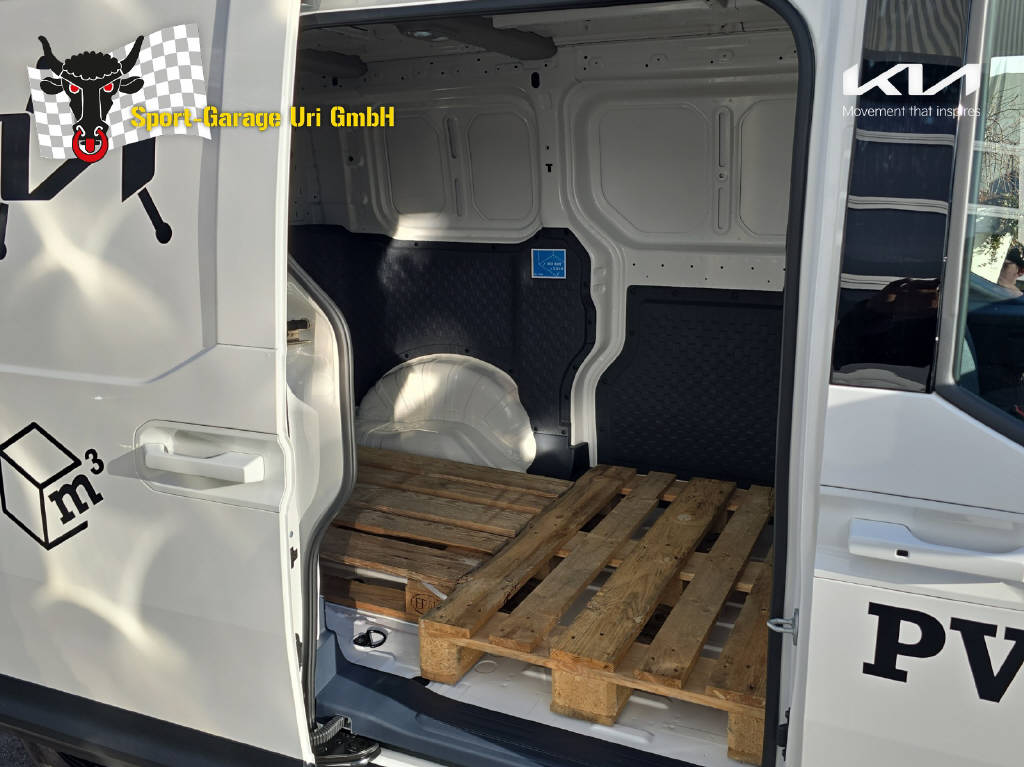 KIA PV5 Cargo 51.5 kWh Plus-image-11