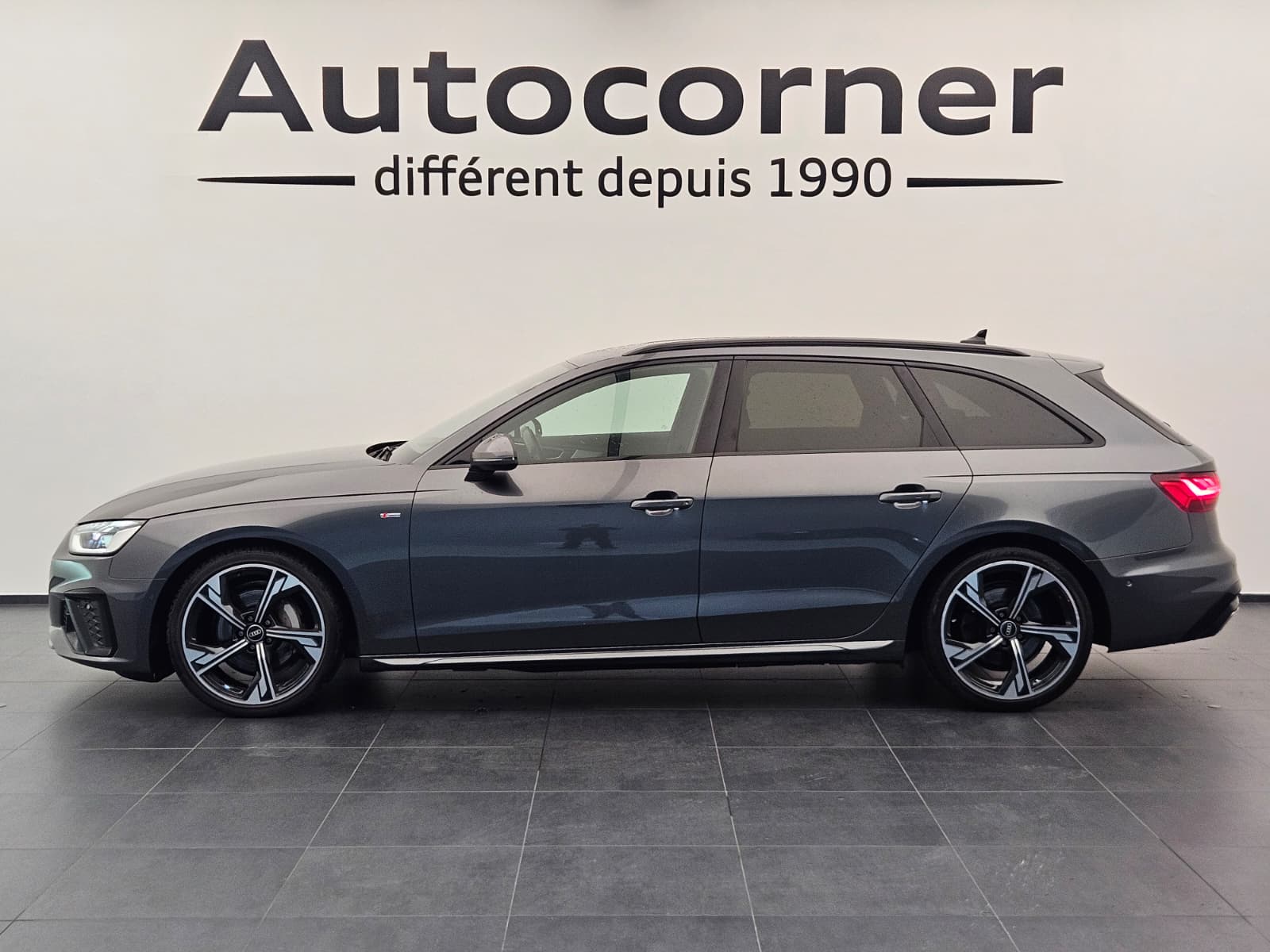 AUDI A4 Avant 40 TDI S line Attraction quattro S-tronic-showroom-element-1