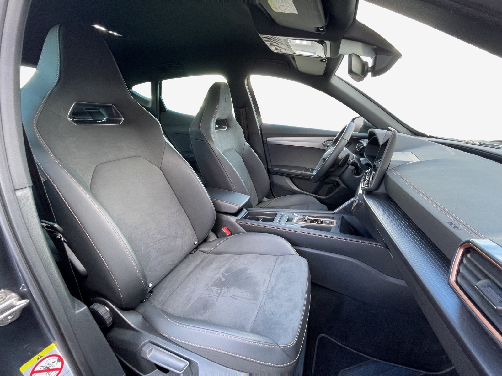 CUPRA Formentor 1.5 e-HYBRID pHEV VZ DSG-image-15