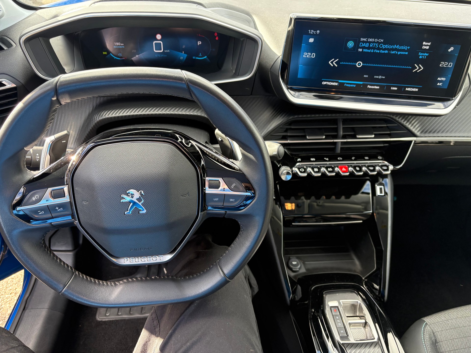 PEUGEOT 208 1.2 PureTech 100 Allure-image-9