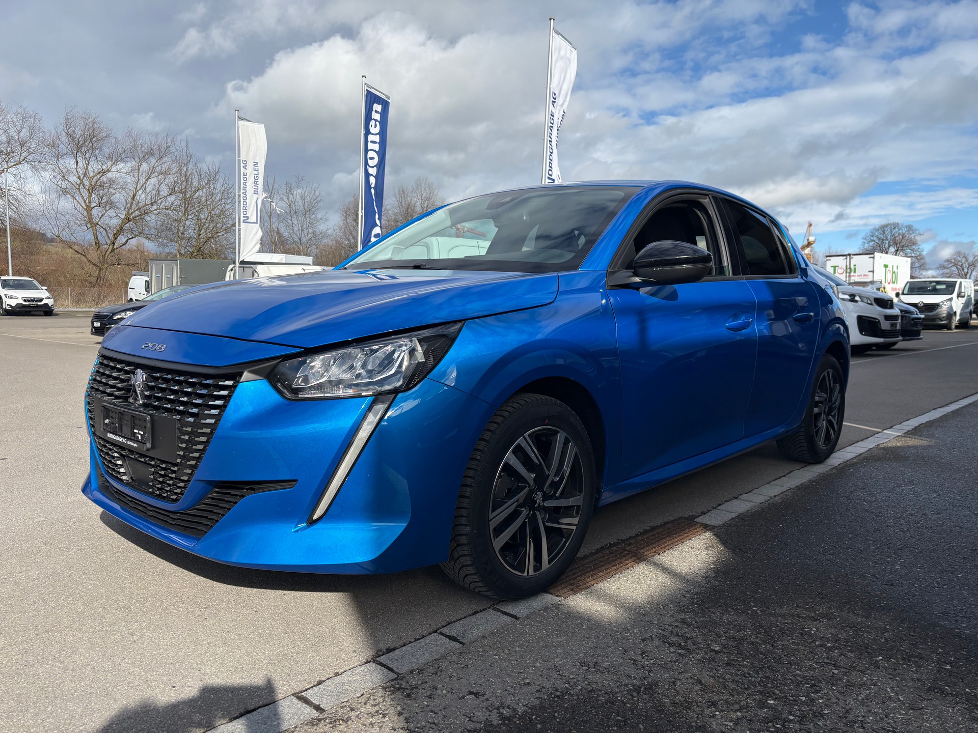 PEUGEOT 208 1.2 PureTech 100 Allure-image-2