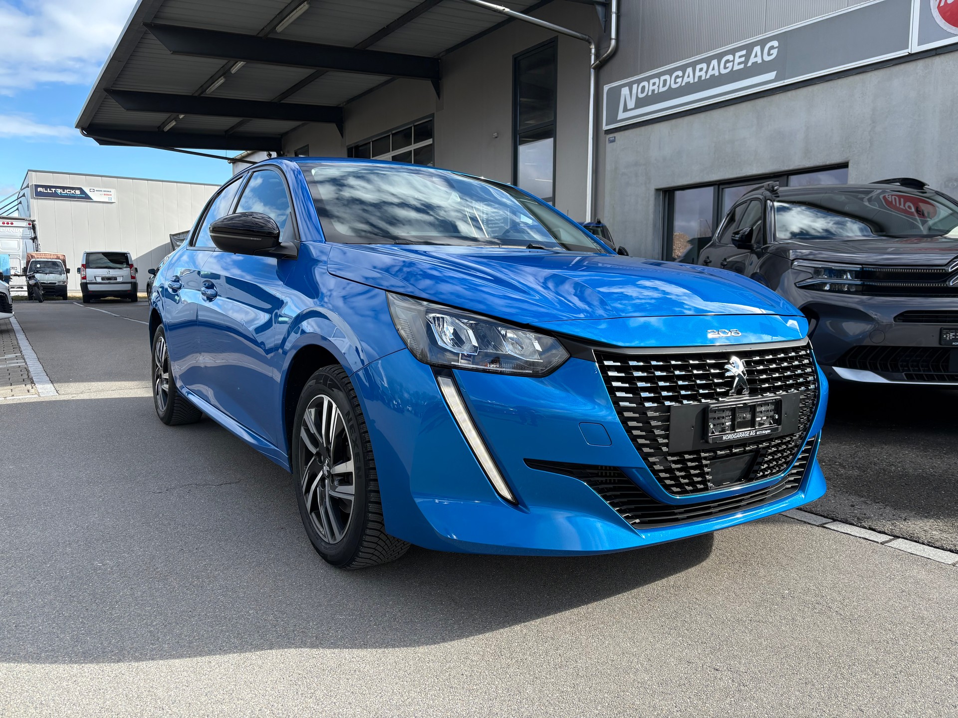 PEUGEOT 208 1.2 PureTech 100 Allure