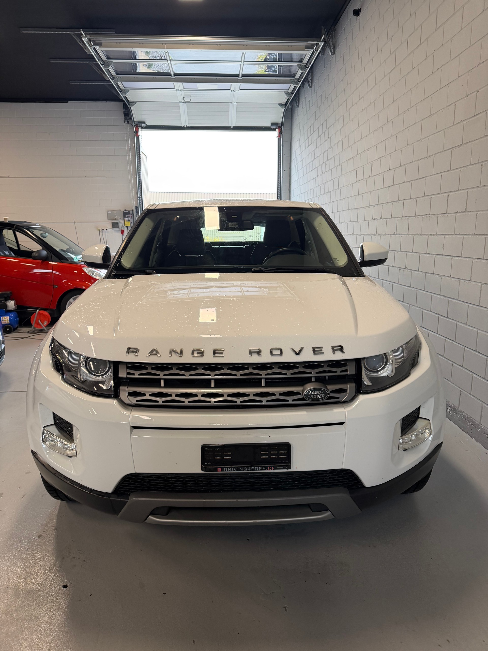 LAND ROVER Range Rover Evoque 2.2eD4 Dynamic 2WD-image-2