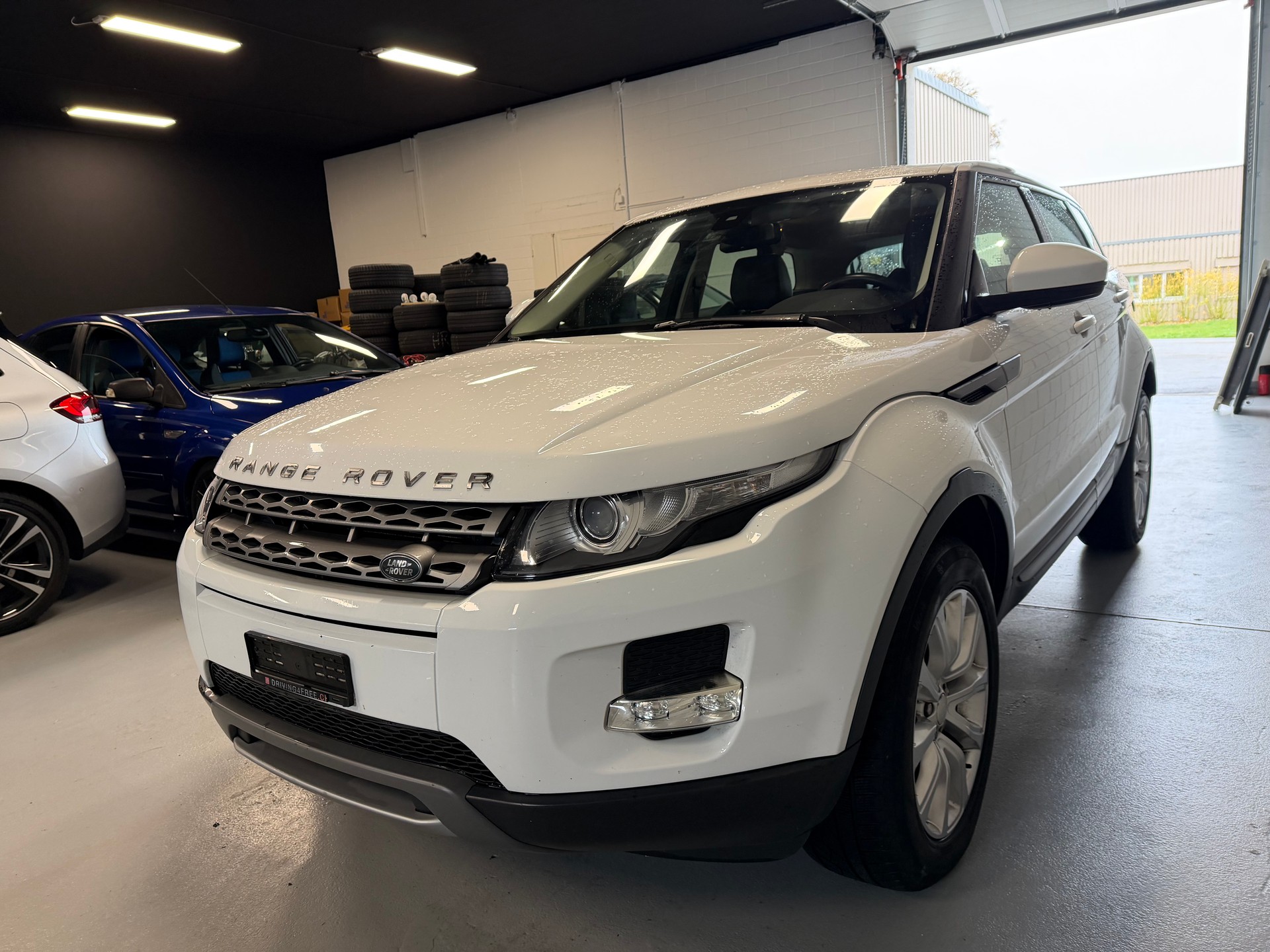 LAND ROVER Range Rover Evoque 2.2eD4 Dynamic 2WD-image-4