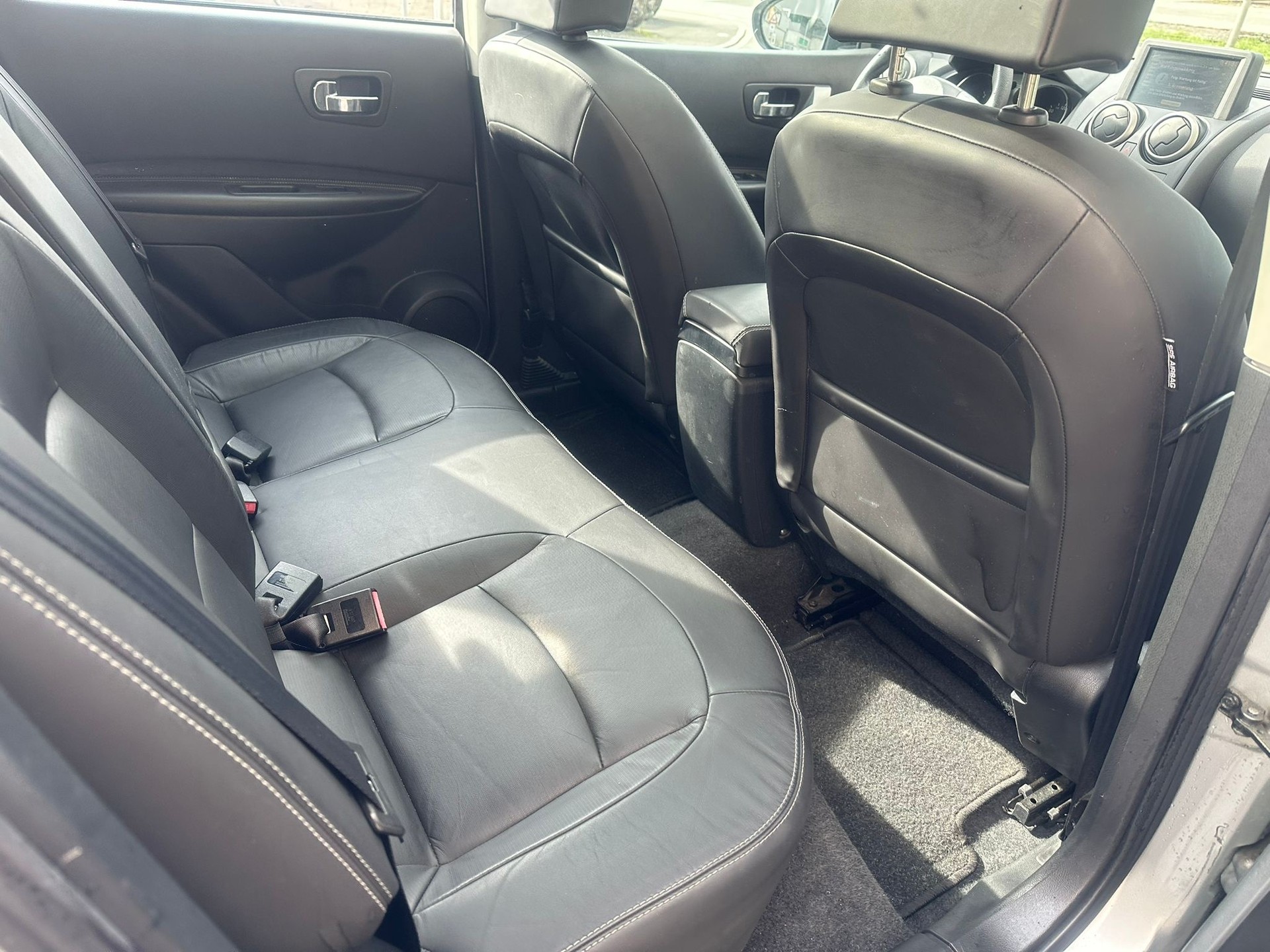 NISSAN Qashqai 2.0 dCi 4WD acenta Automatic-image-14