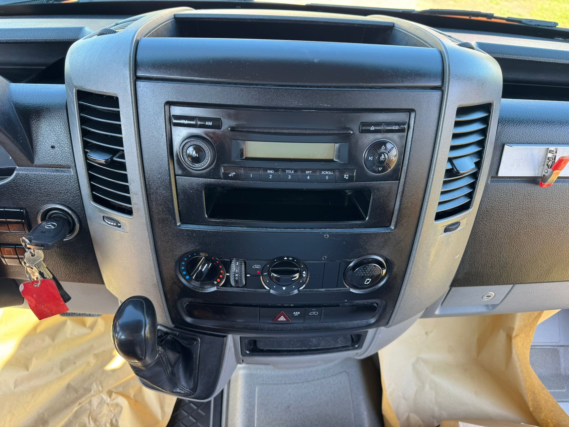MERCEDES-BENZ Sprinter 316 NGT Standard Automat-image-11