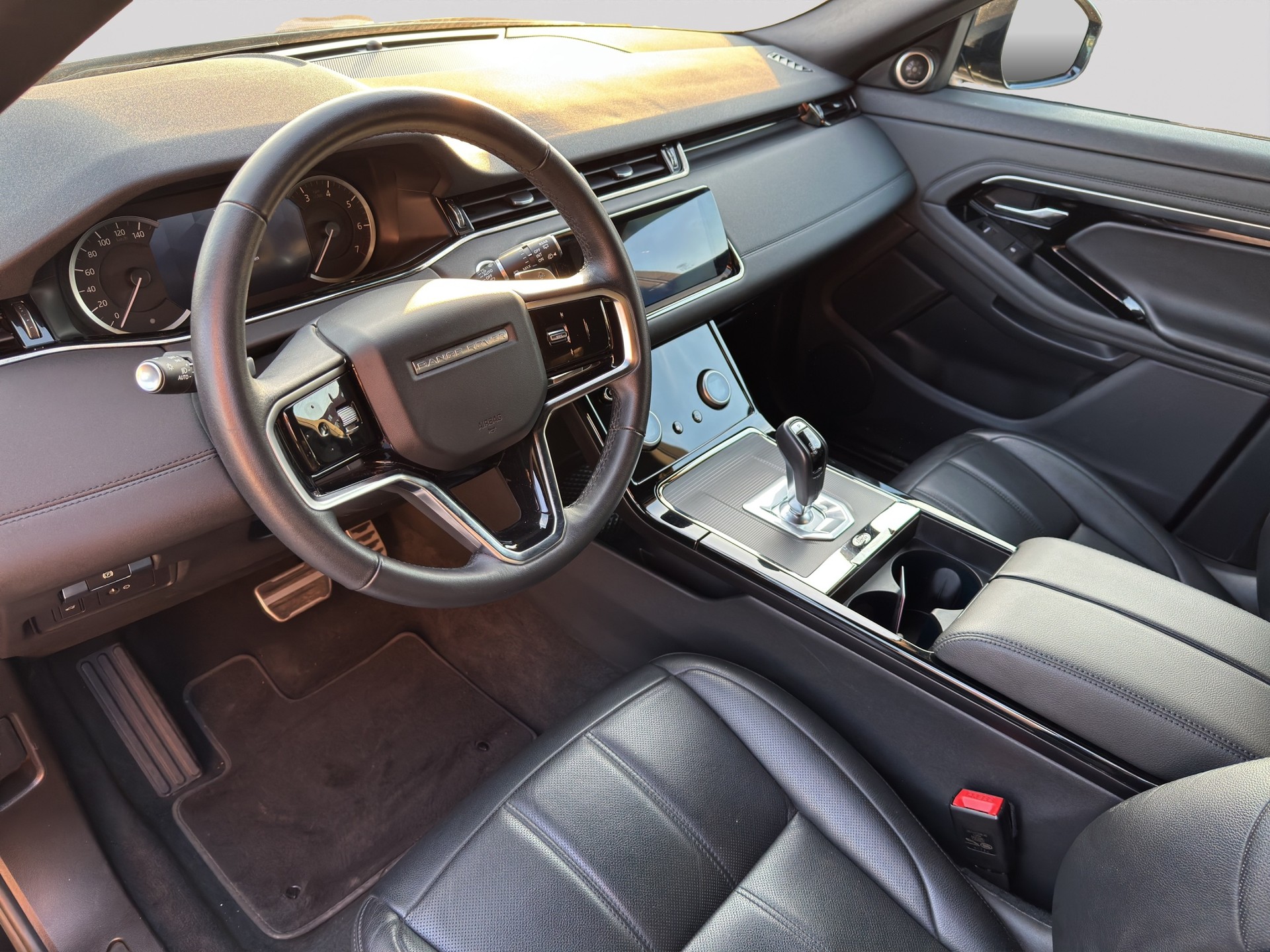 LAND ROVER Range Rover Evoque R-Dynamic P 200 SE AT9-image-6