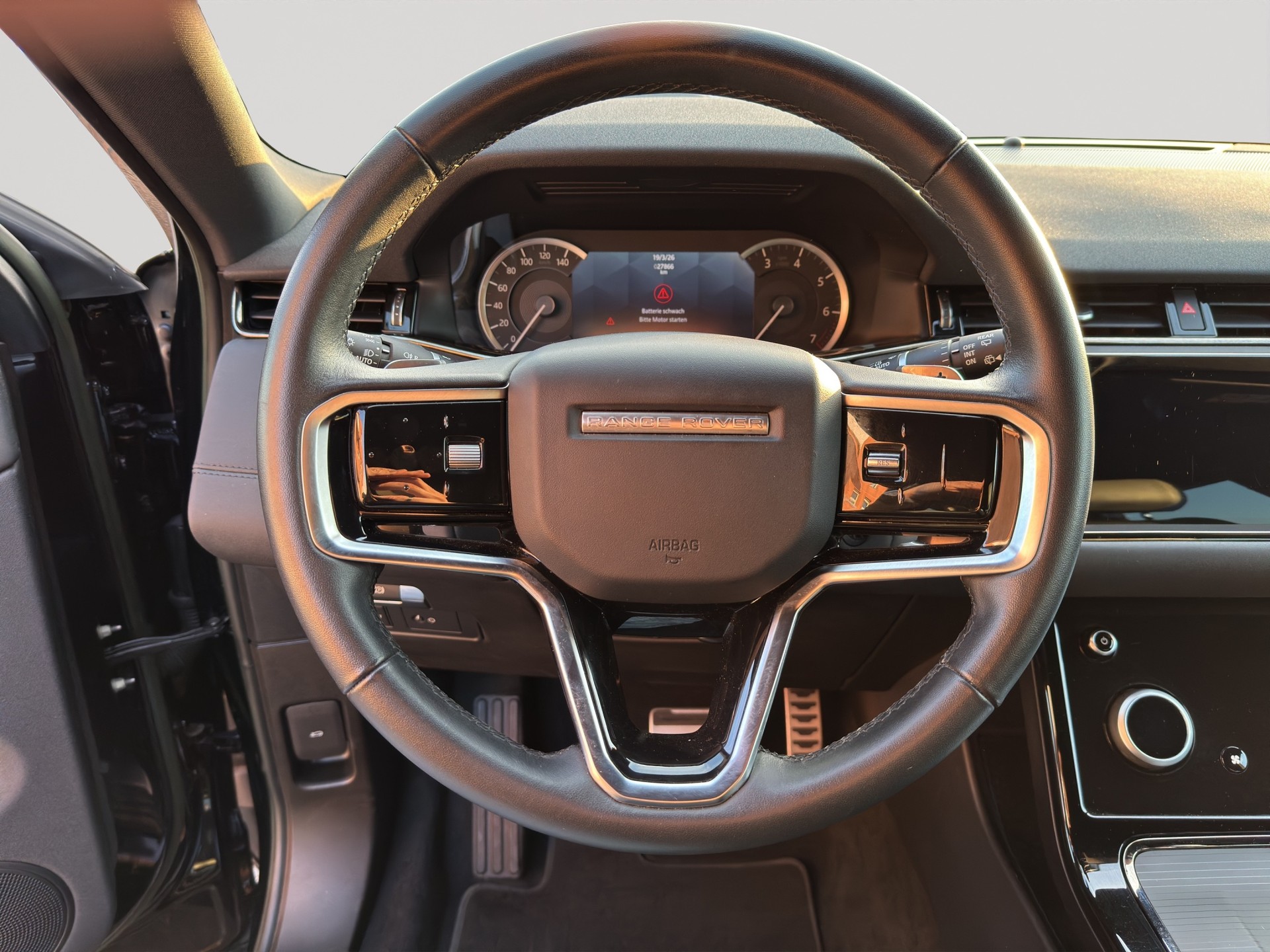 LAND ROVER Range Rover Evoque R-Dynamic P 200 SE AT9-image-9