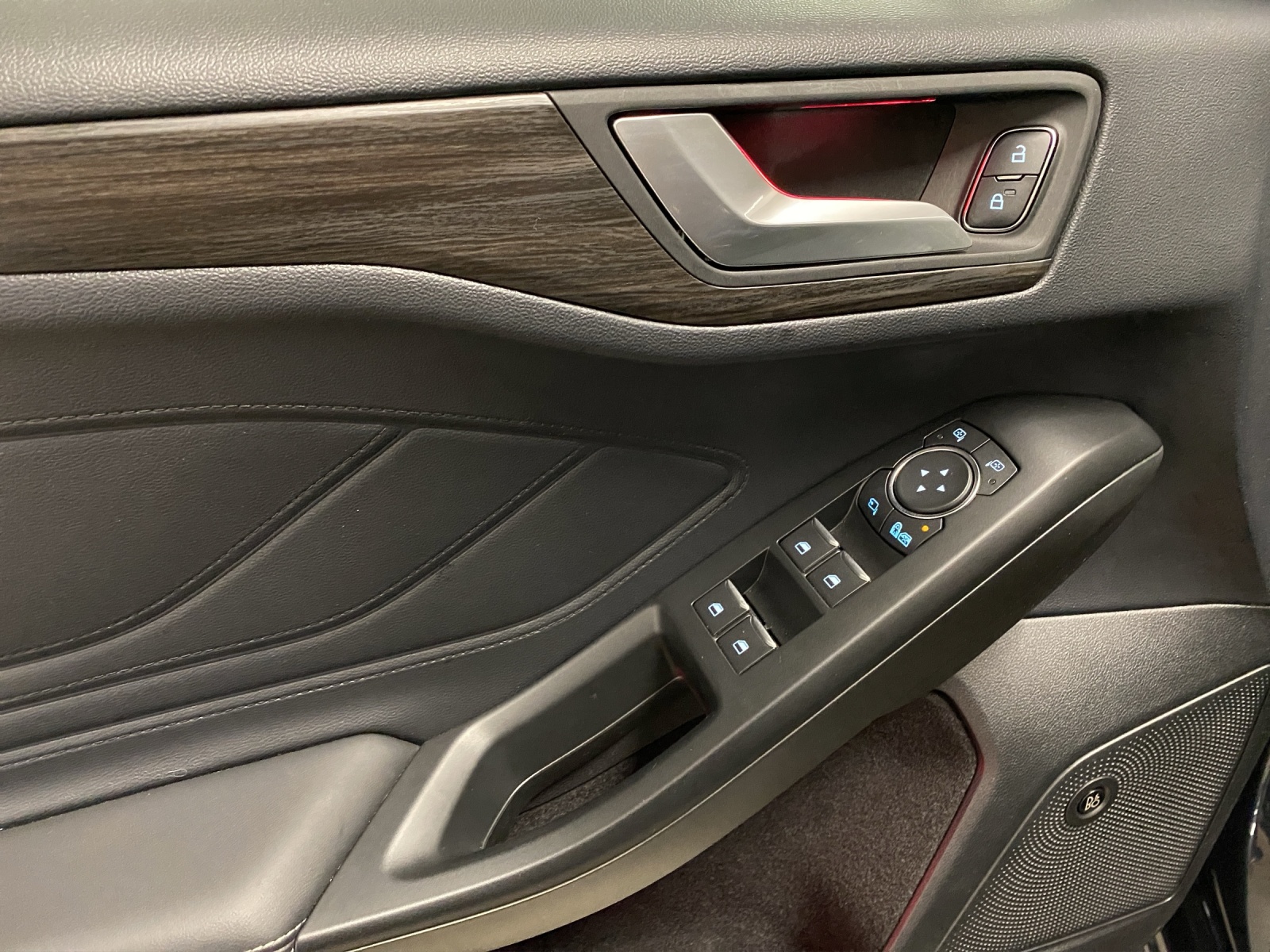 FORD Focus 2.0 EcoBlue 150 PS Vignale-image-11