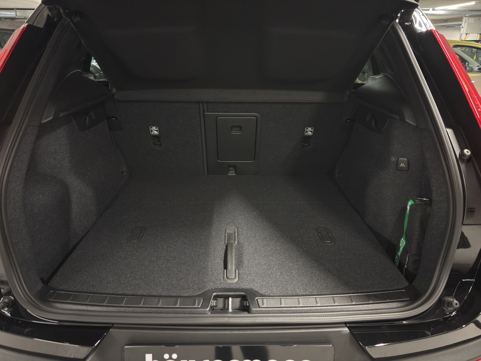 VOLVO XC40 2.0 B3 MH Core XCITE-image-12