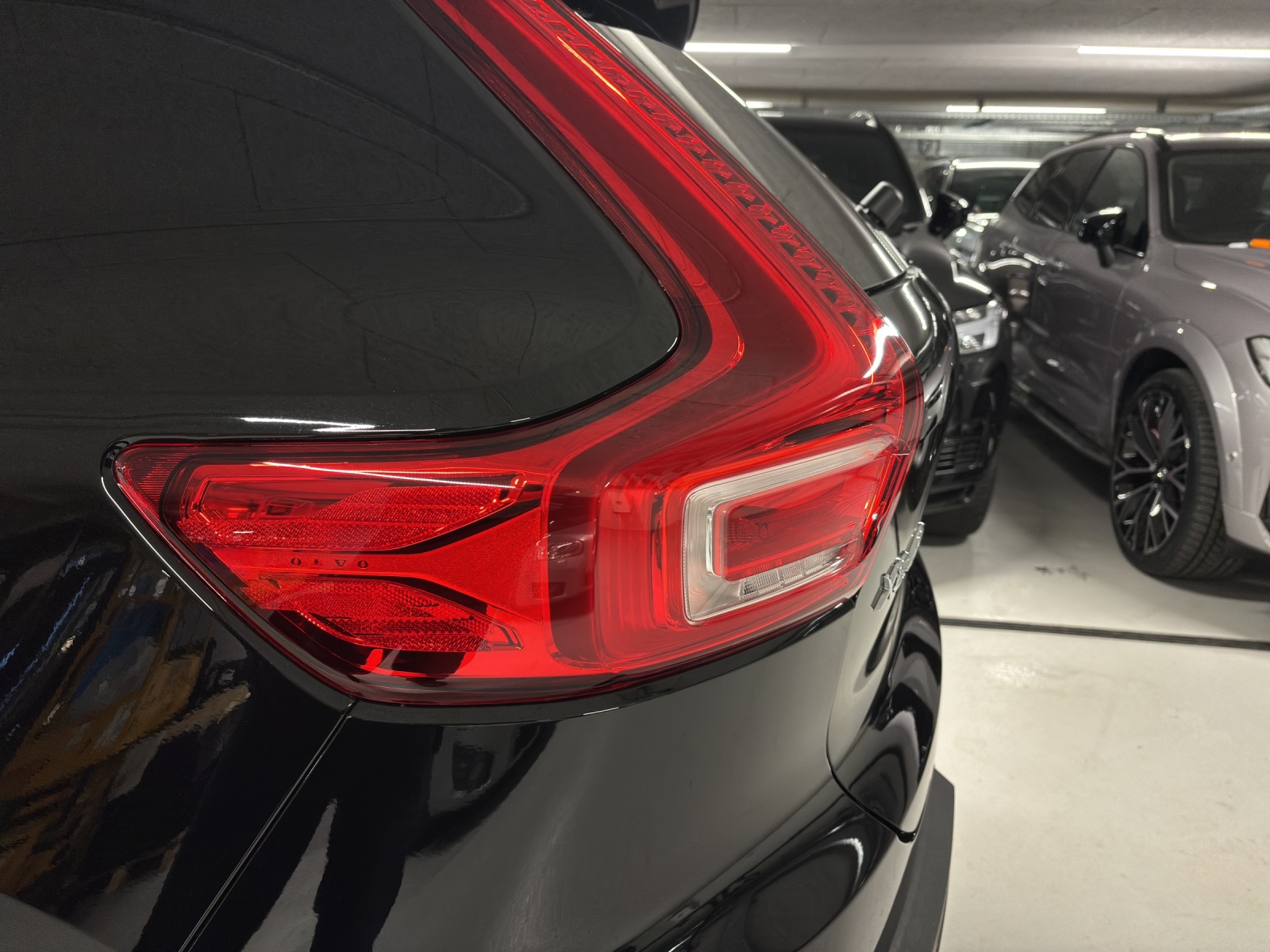 VOLVO XC40 2.0 B3 MH Core XCITE-image-14