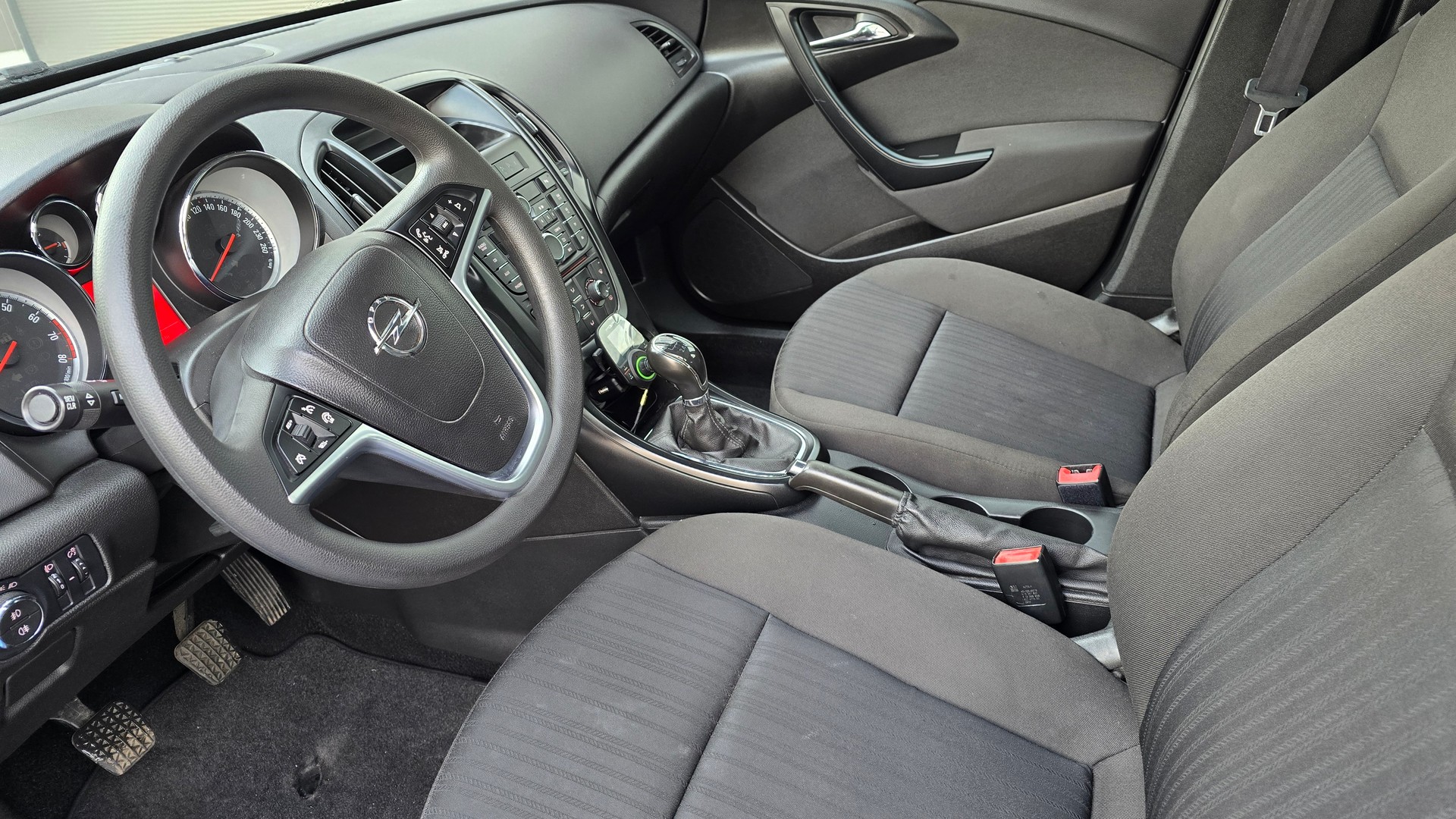 OPEL Astra SportsTourer 1.4i 16V Turbo-image-9