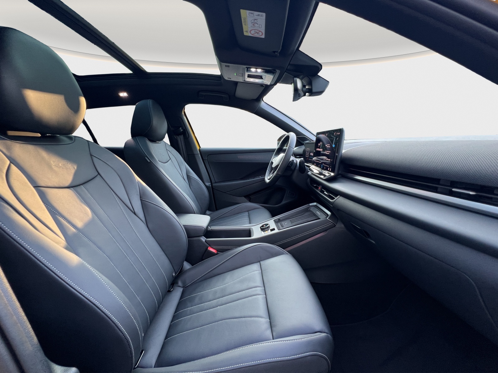 VW T-Roc 1.5 eTSI mHEV R-Line DSG-image-9