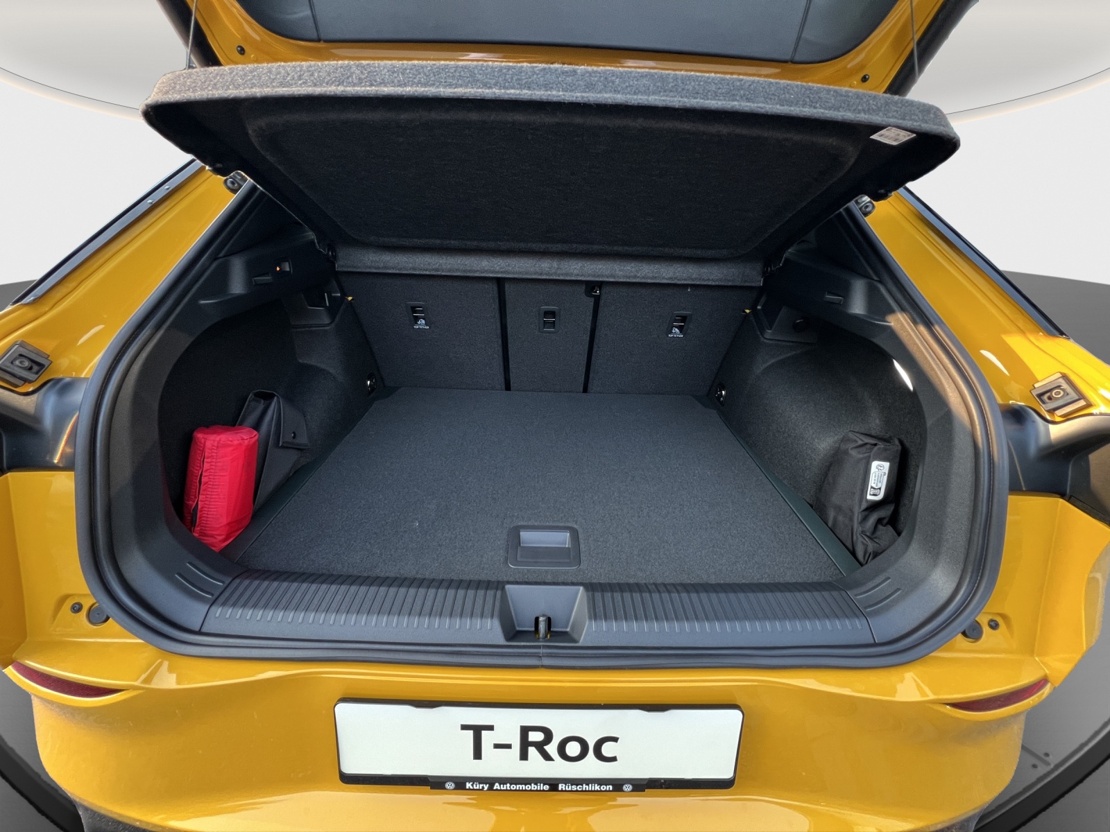 VW T-Roc 1.5 eTSI mHEV R-Line DSG-image-12
