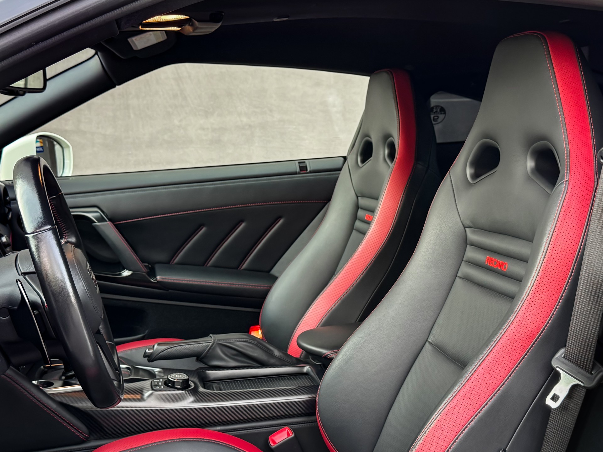 NISSAN GT-R 3.8 V6 Biturbo Black Edition-image-9