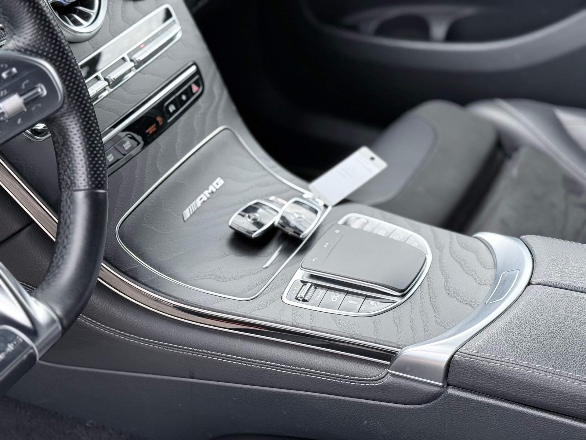 MERCEDES-BENZ GLC 63 AMG 4Matic 9G-Tronic-image-13