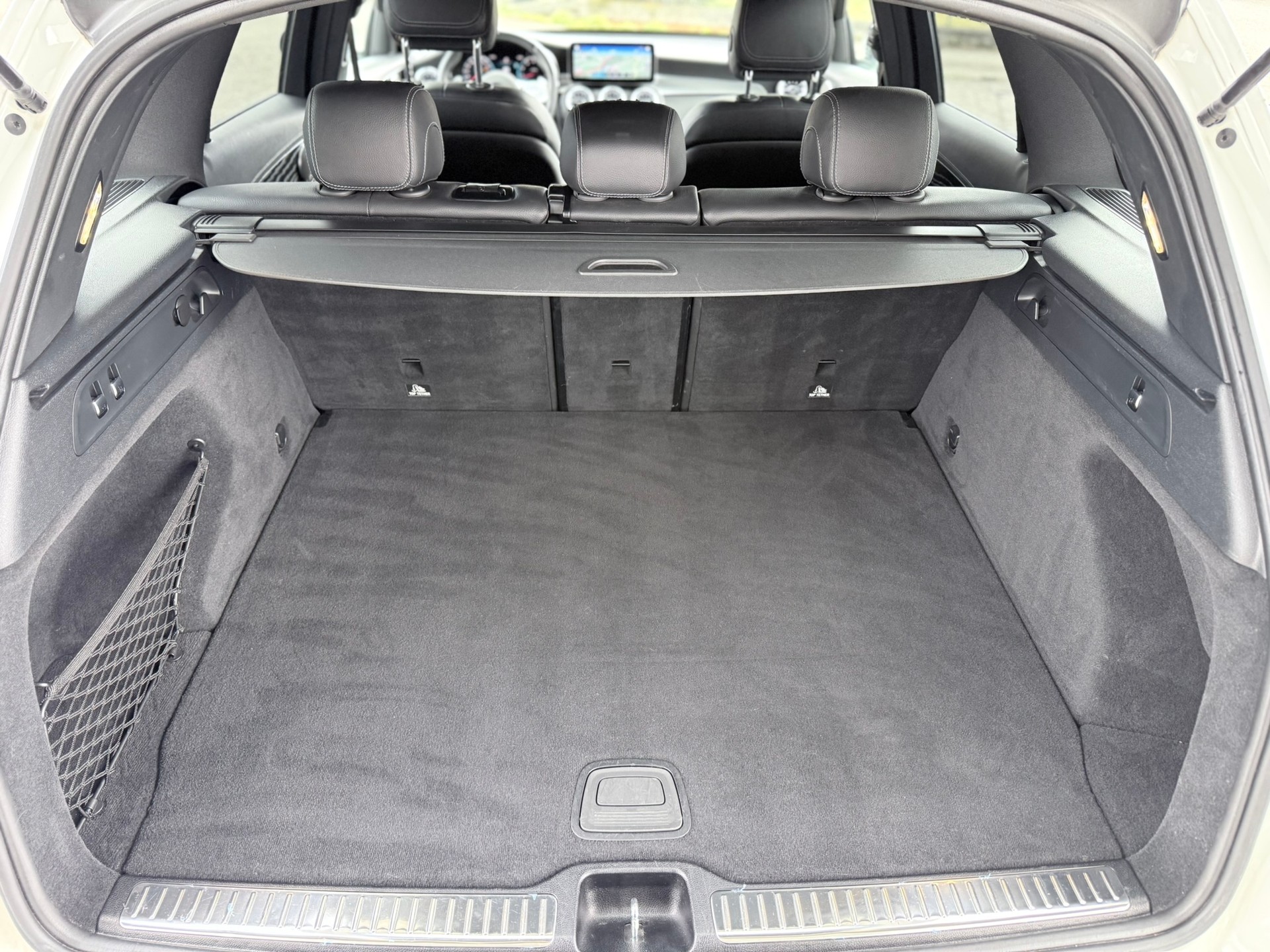 MERCEDES-BENZ GLC 63 AMG 4Matic 9G-Tronic-image-23
