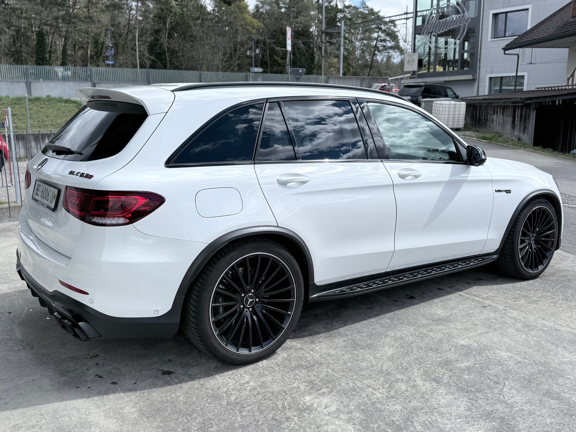 MERCEDES-BENZ GLC 63 AMG 4Matic 9G-Tronic-image-4