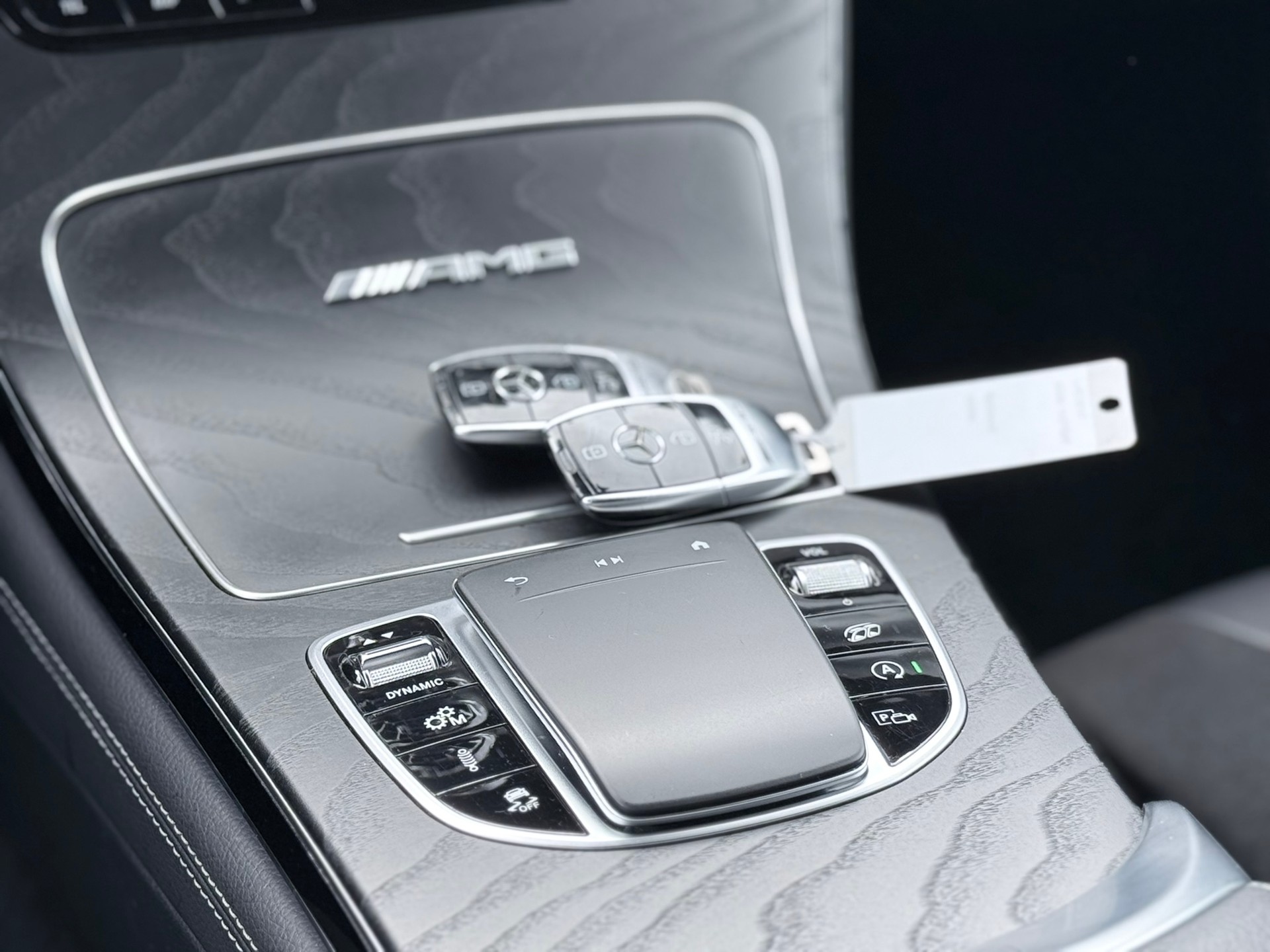 MERCEDES-BENZ GLC 63 AMG 4Matic 9G-Tronic-image-18