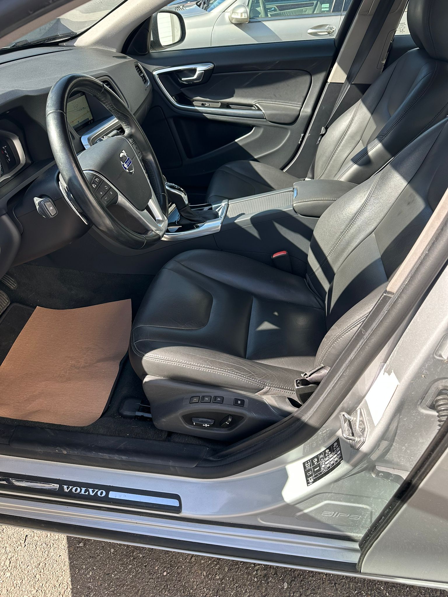 VOLVO S60 T4 Summum-image-4