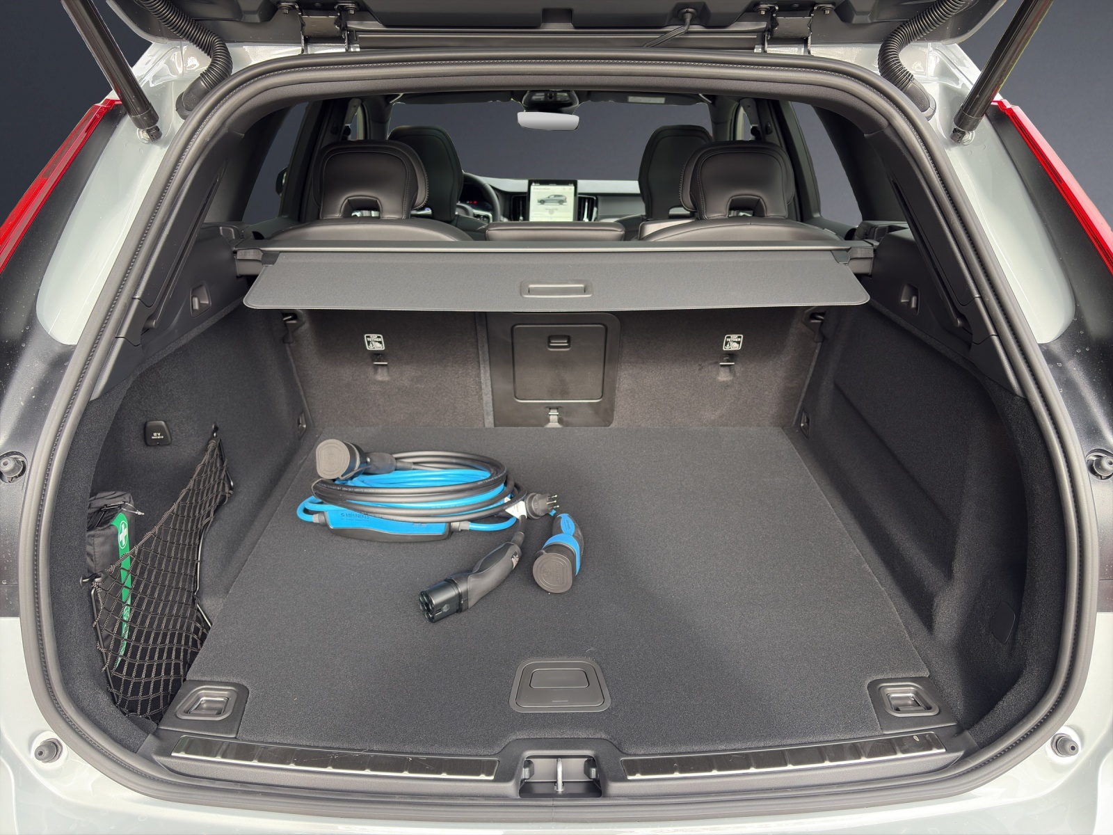 VOLVO XC60 T6 eAWD PluginHybrid Black Edition Geartronic-image-10