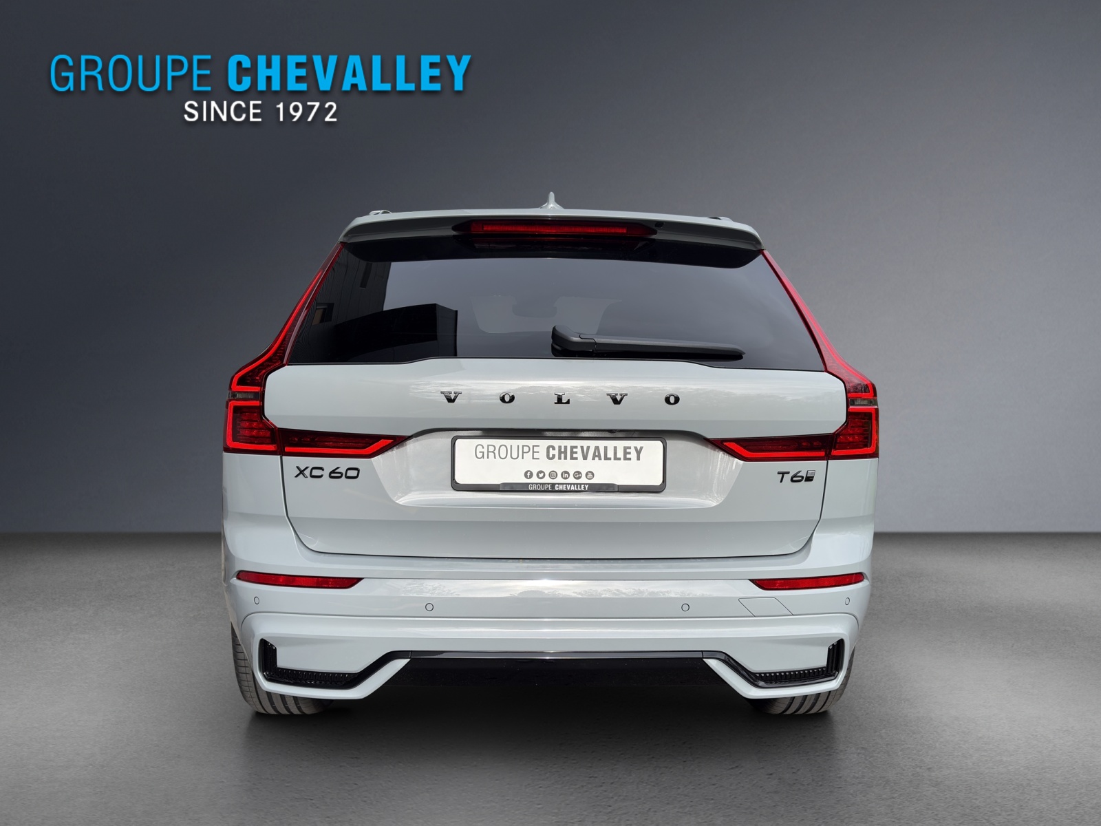 VOLVO XC60 T6 eAWD PluginHybrid Black Edition Geartronic-image-4