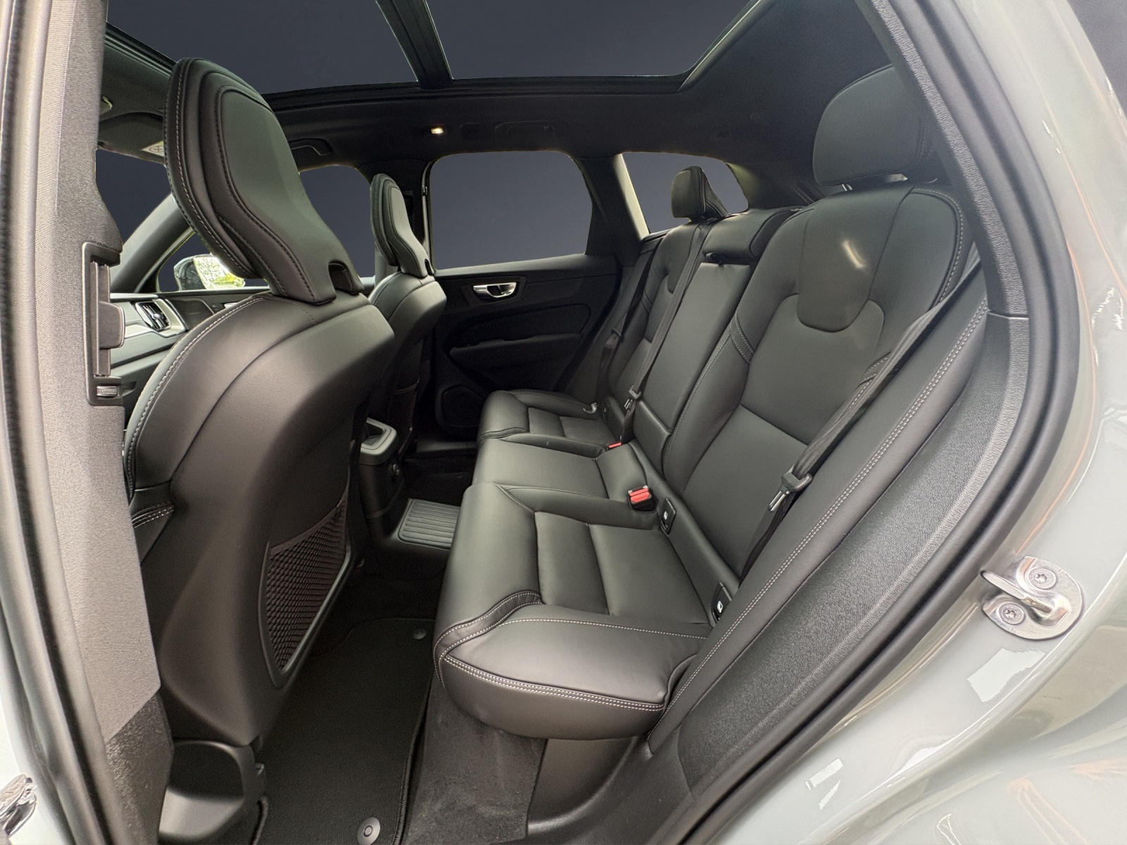 VOLVO XC60 T6 eAWD PluginHybrid Black Edition Geartronic-image-9