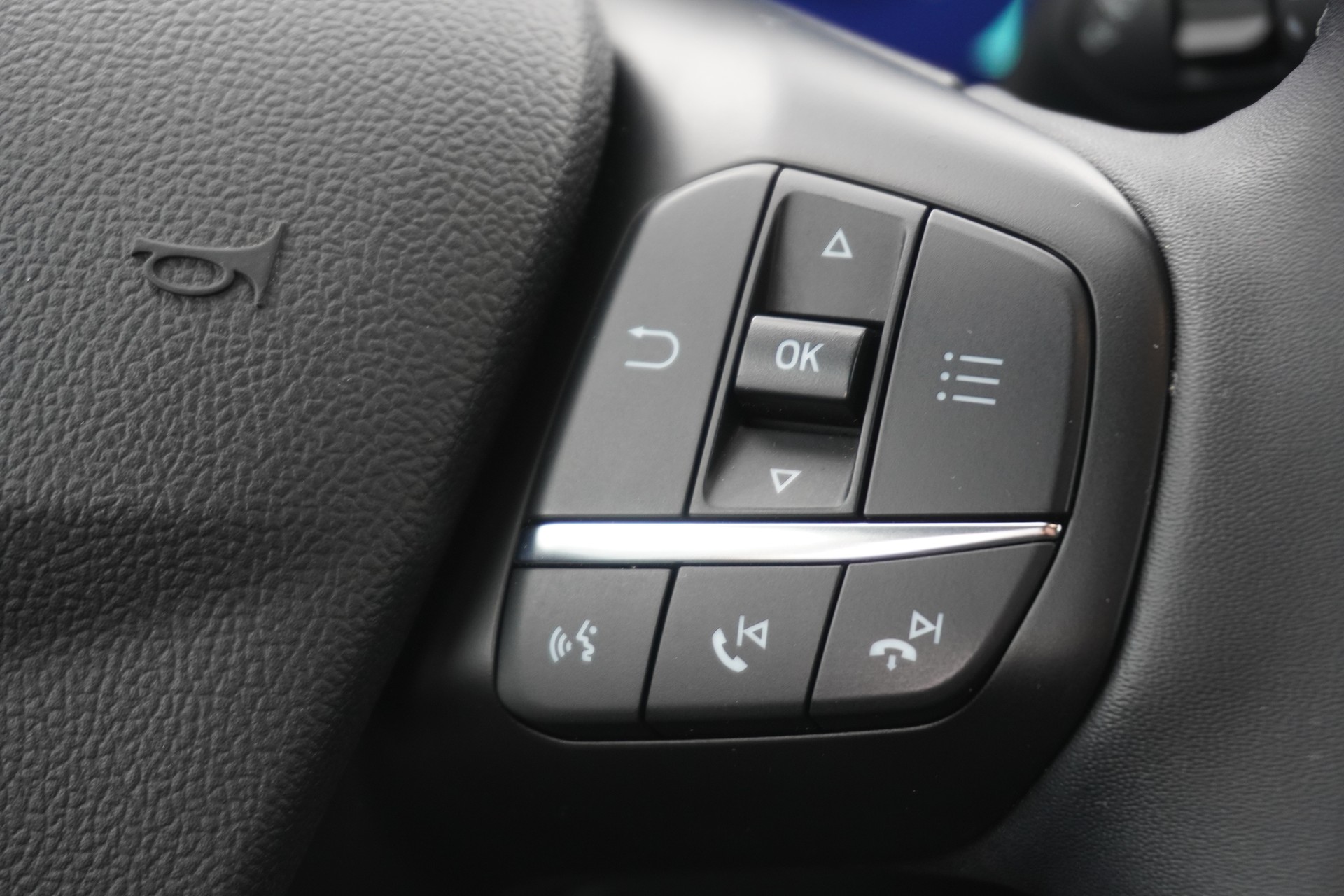 FORD Focus 1.0 MHEV Titanium X Automatic-image-15