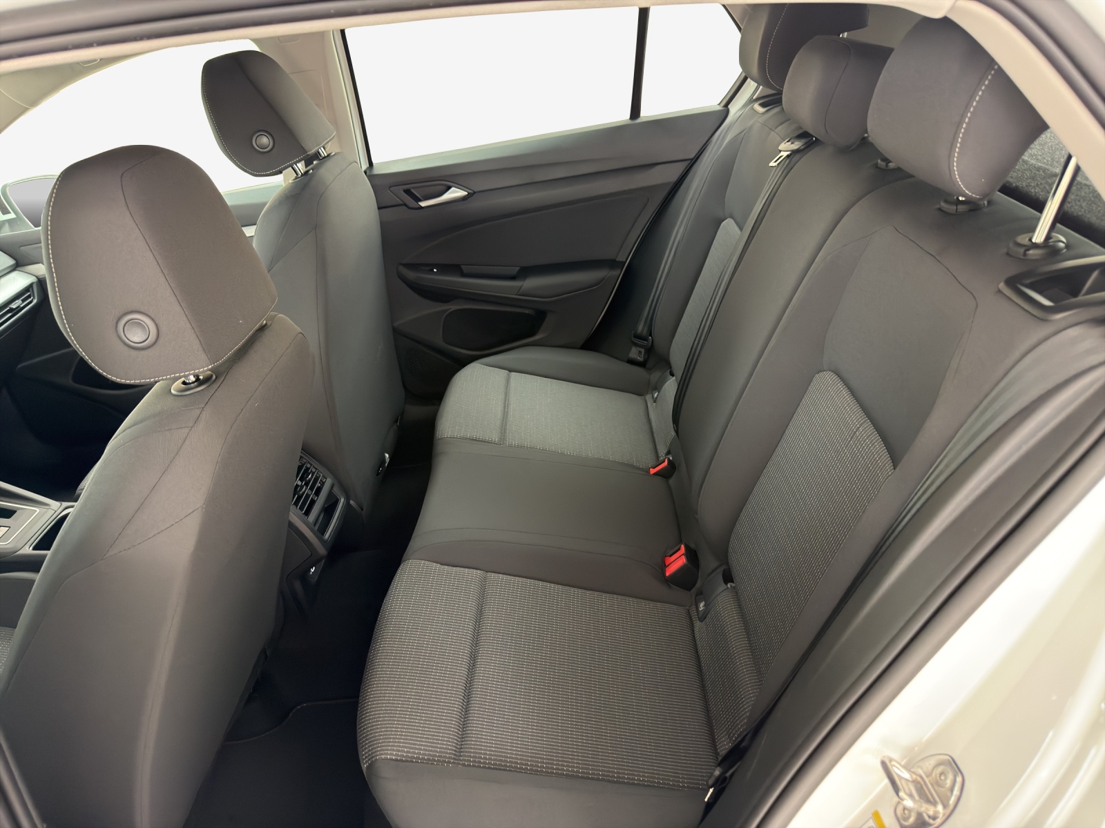 VW Golf 1.5 e TSI mHEV Value DSG-image-11