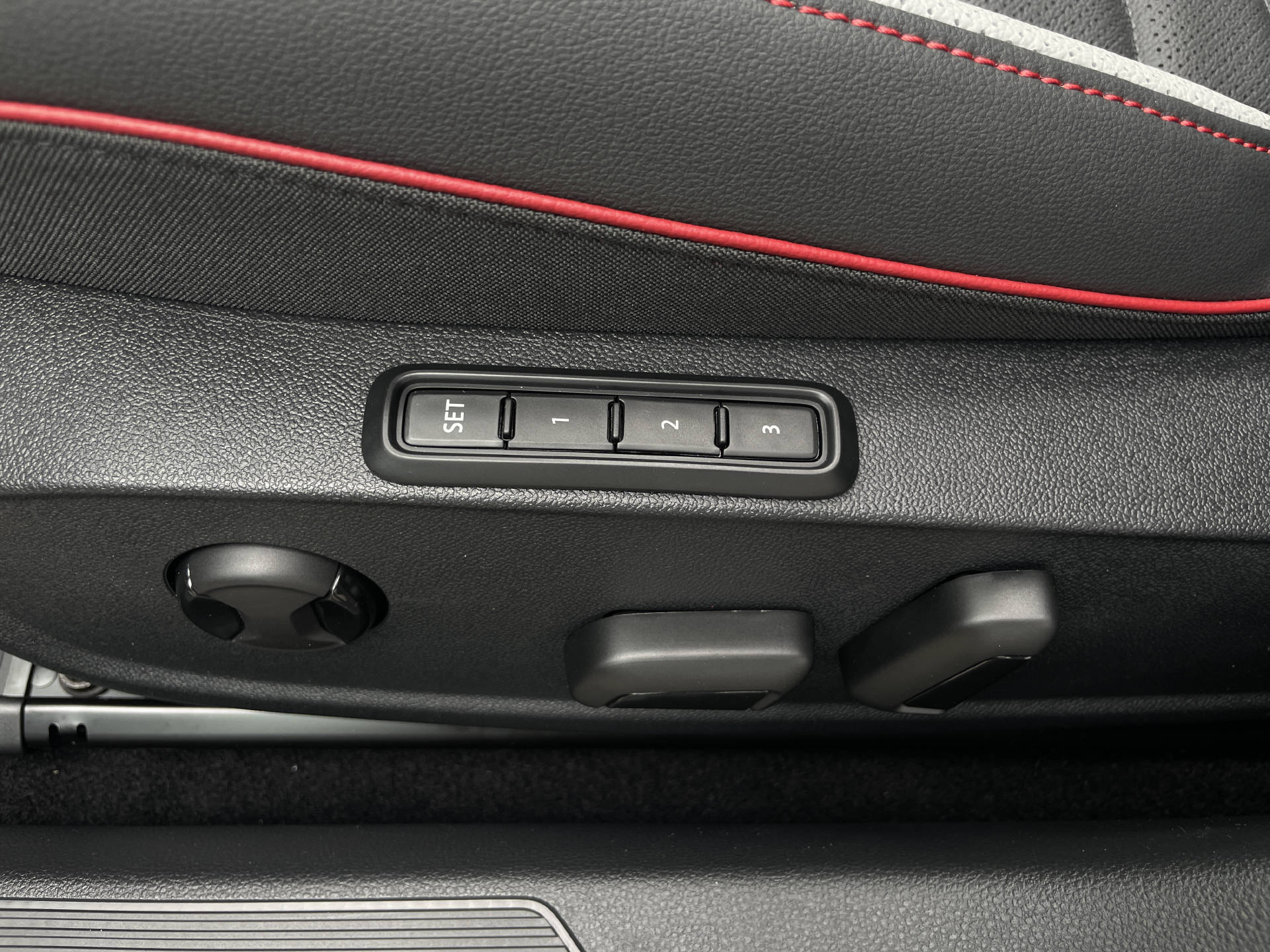 VW Golf VIII 2.0 TSI GTI DSG-image-21