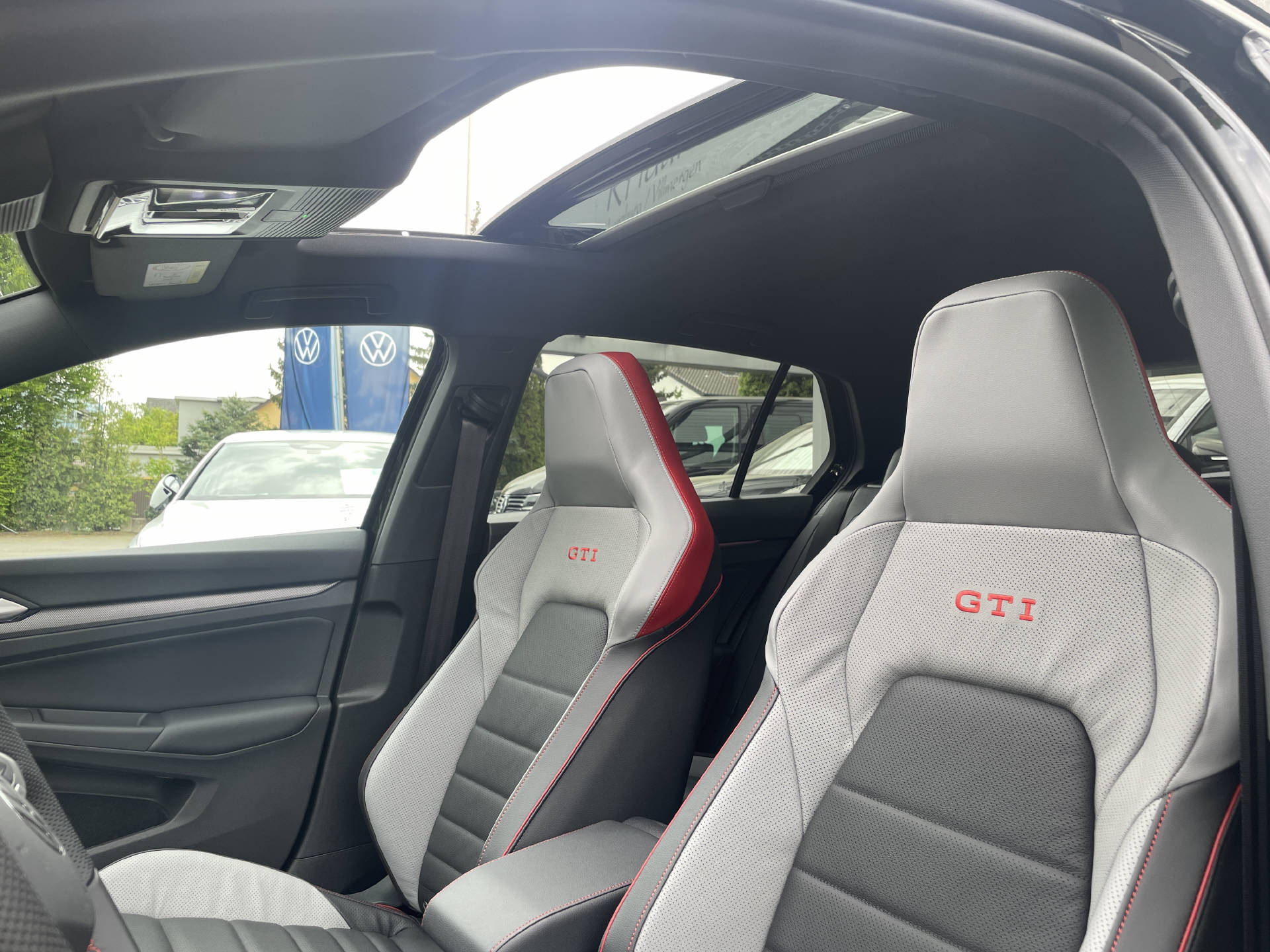 VW Golf VIII 2.0 TSI GTI DSG-image-8