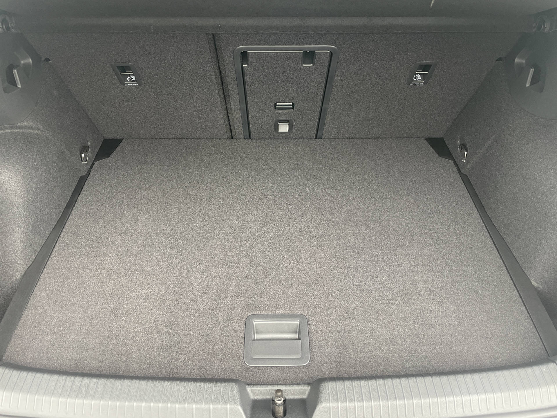 VW Golf VIII 2.0 TSI GTI DSG-image-24
