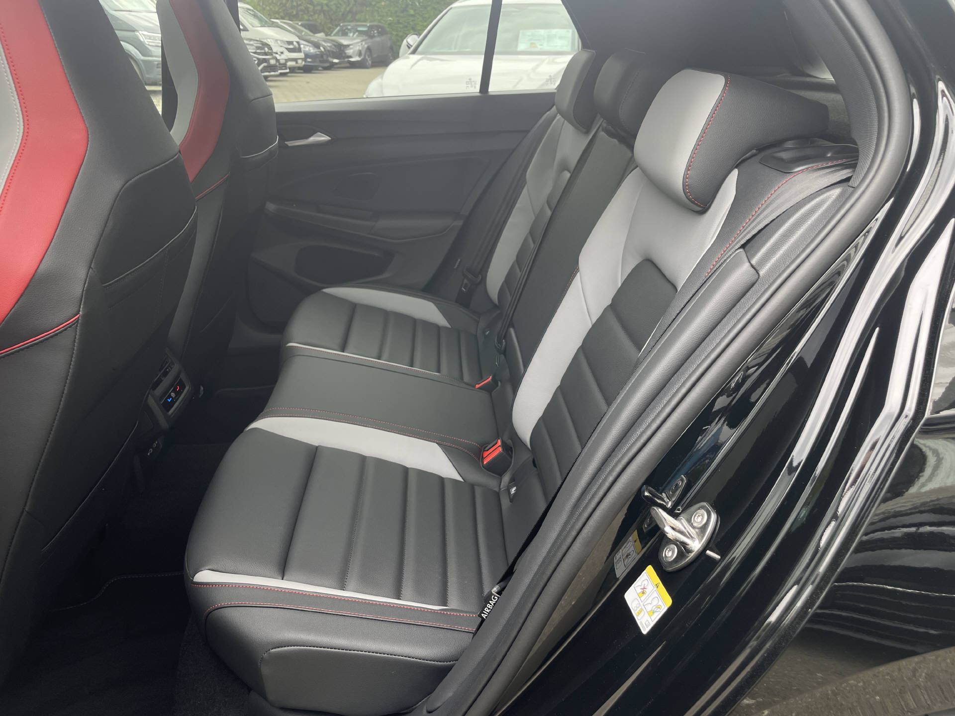 VW Golf VIII 2.0 TSI GTI DSG-image-11