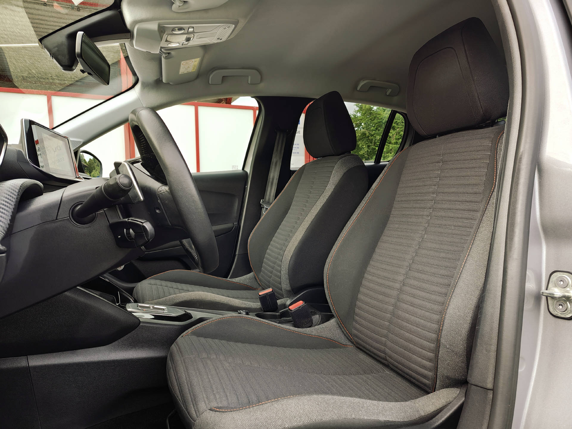 PEUGEOT 208 1.2 PureTech 100 Active Pack-image-10
