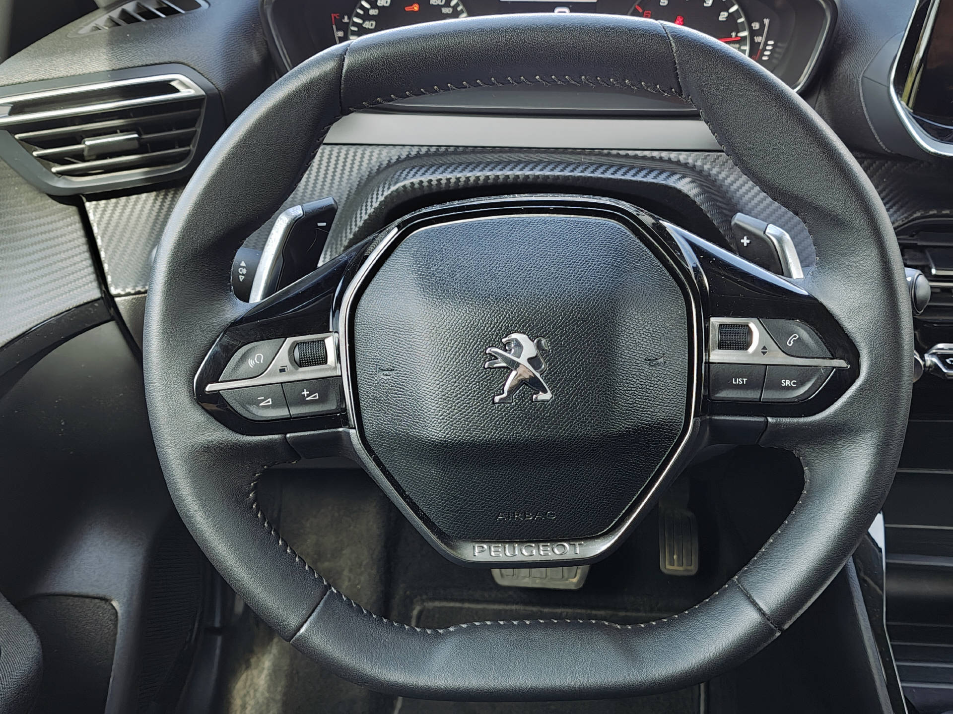 PEUGEOT 208 1.2 PureTech 100 Active Pack-image-9