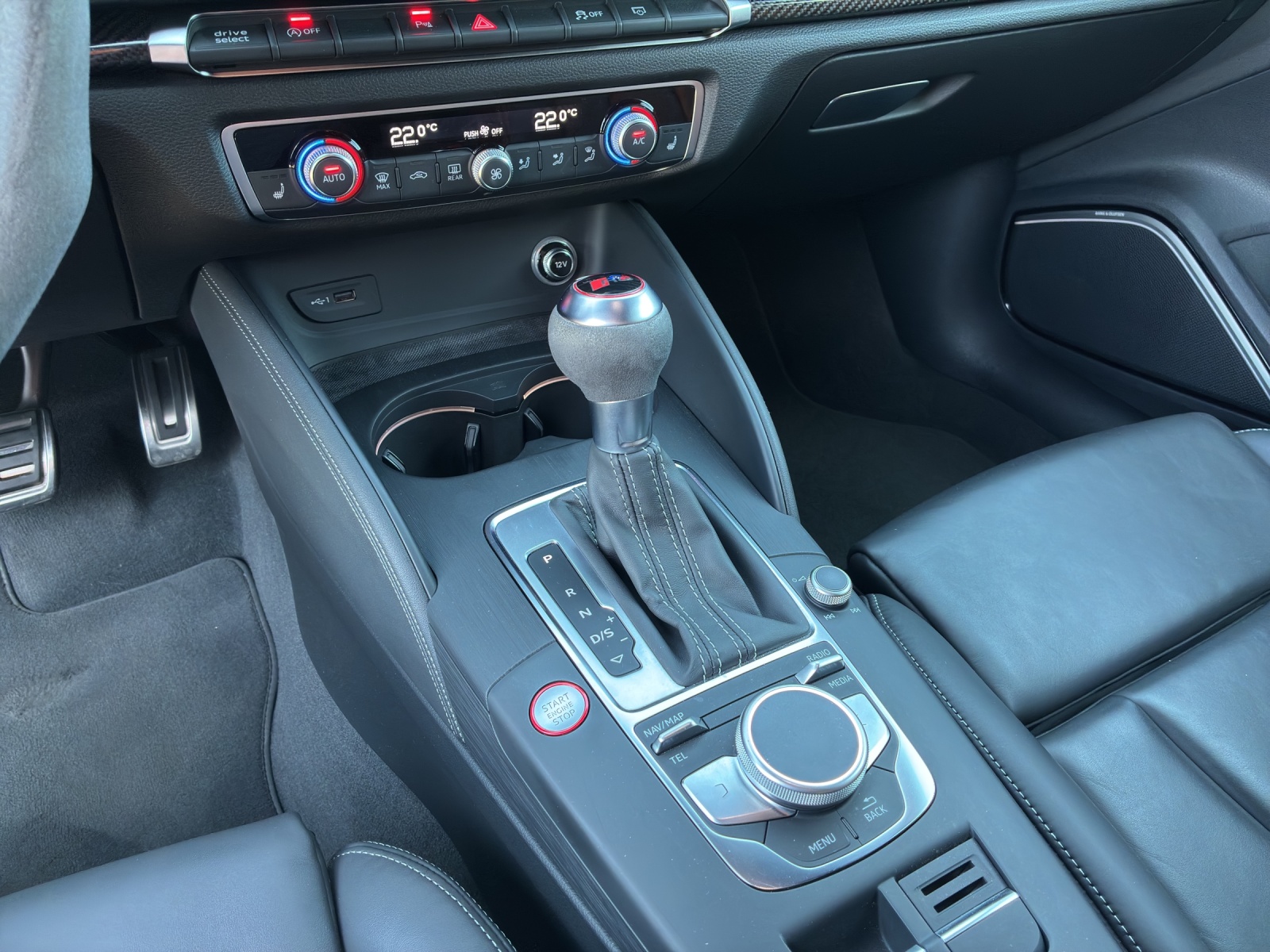 AUDI RS3 Sportback 2.5 TSI quattro S-tronic-image-16