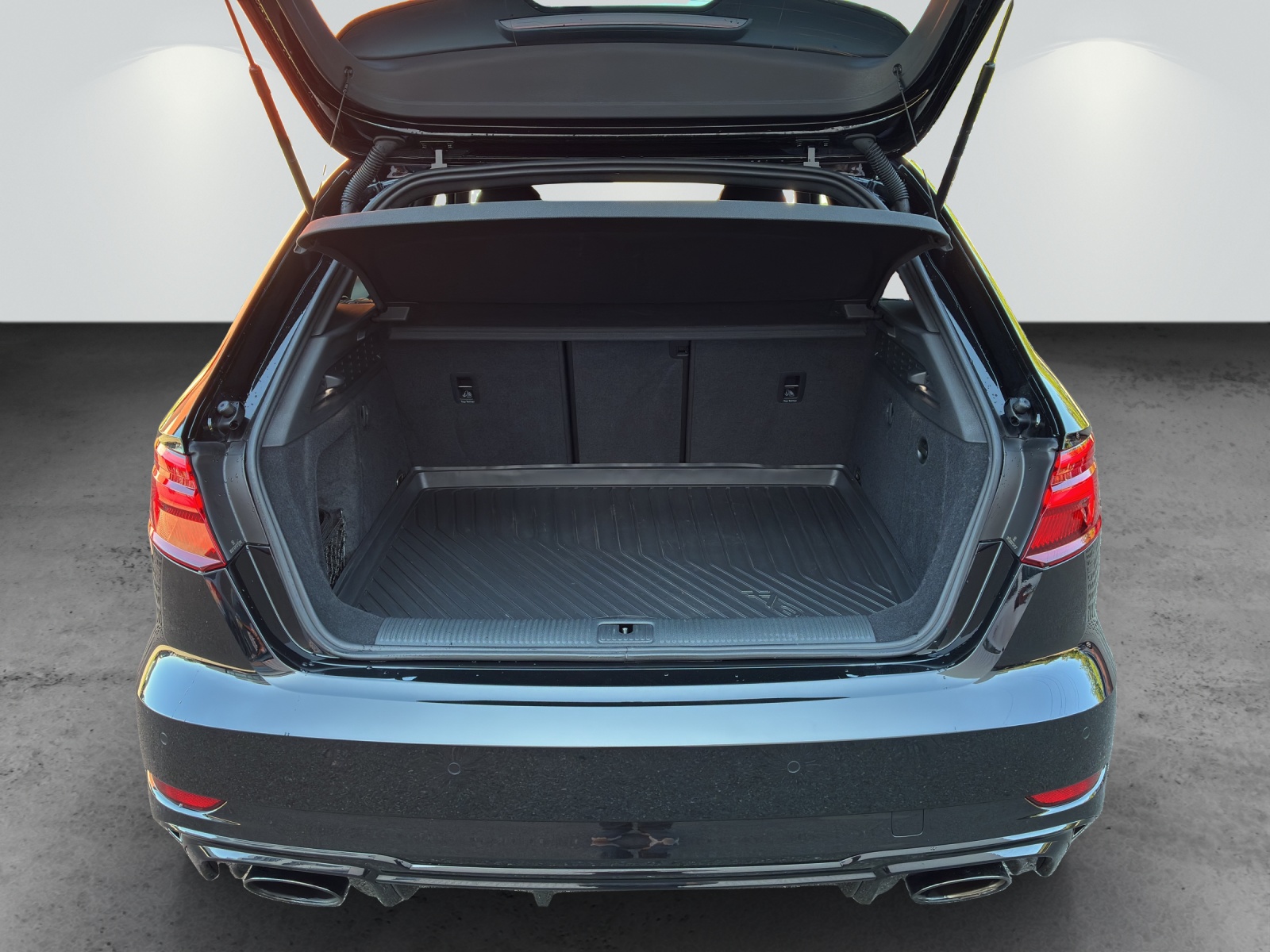 AUDI RS3 Sportback 2.5 TSI quattro S-tronic-image-9